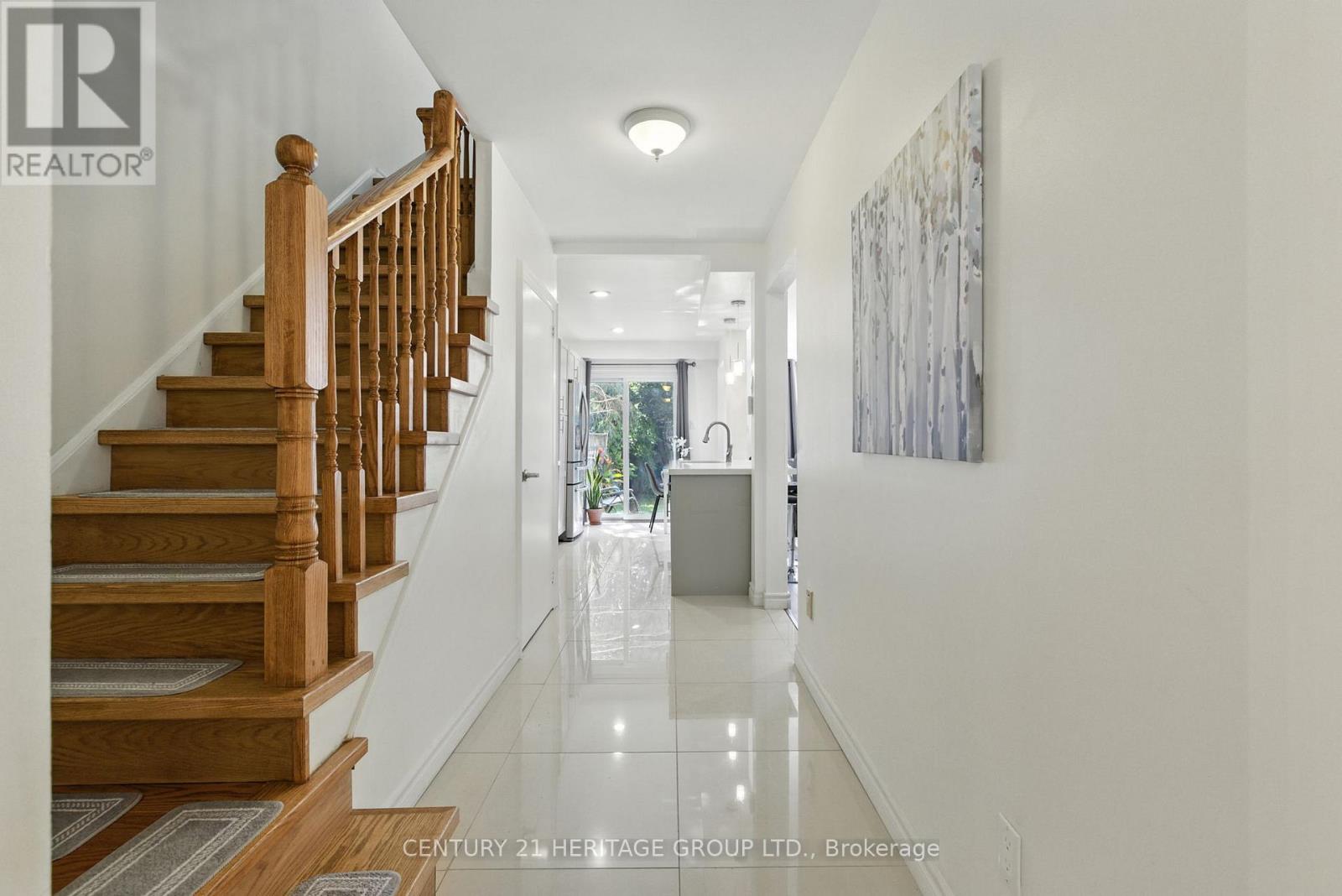 Property at 884 CLANCEY CRESCENT image 3