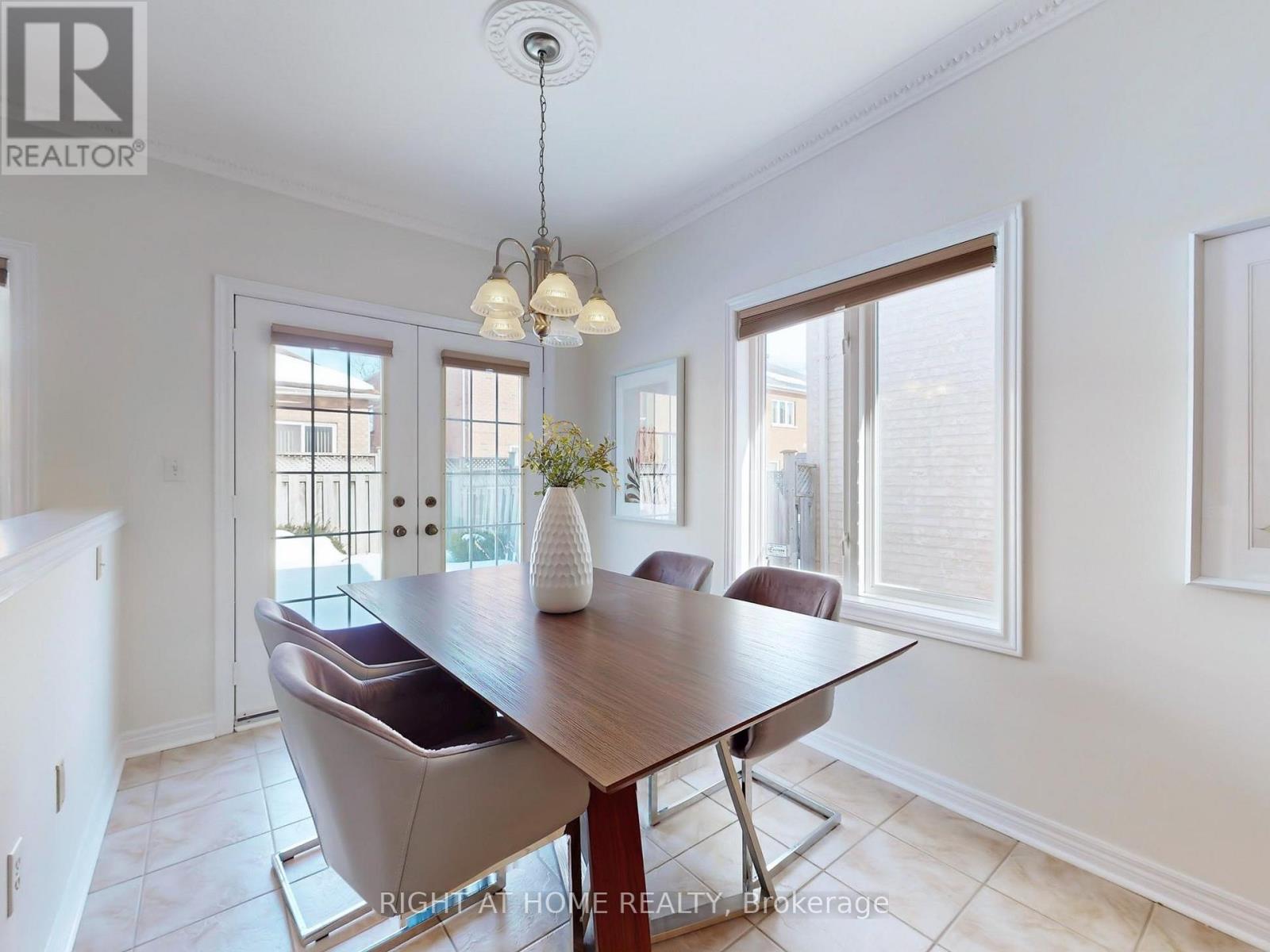 61 Palisade Crescent, Richmond Hill, Ontario  L4S 2H9 - Photo 11 - N12380419