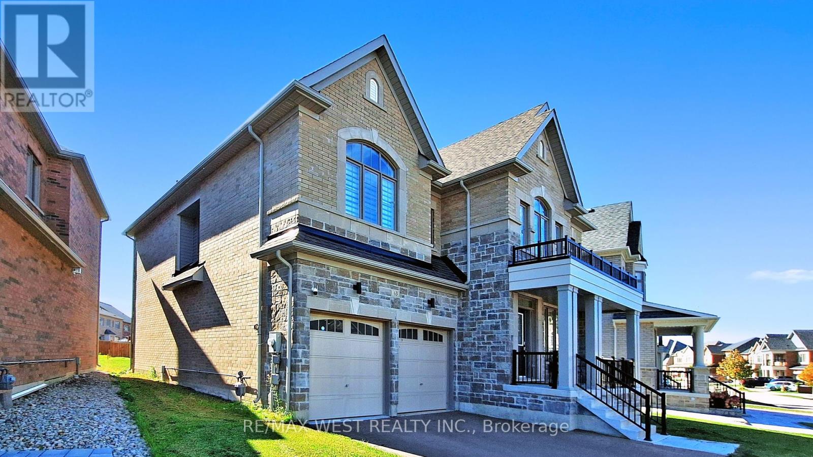 63 Marlene Johnston Drive, East Gwillimbury, Ontario  L9N 0W8 - Photo 2 - N12380451