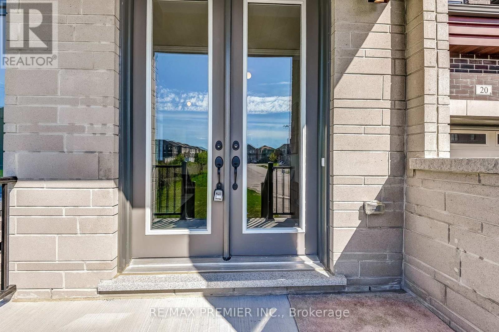 20 Kesterfarm Place, Whitchurch-Stouffville, Ontario  L4A 5C2 - Photo 6 - N12380499