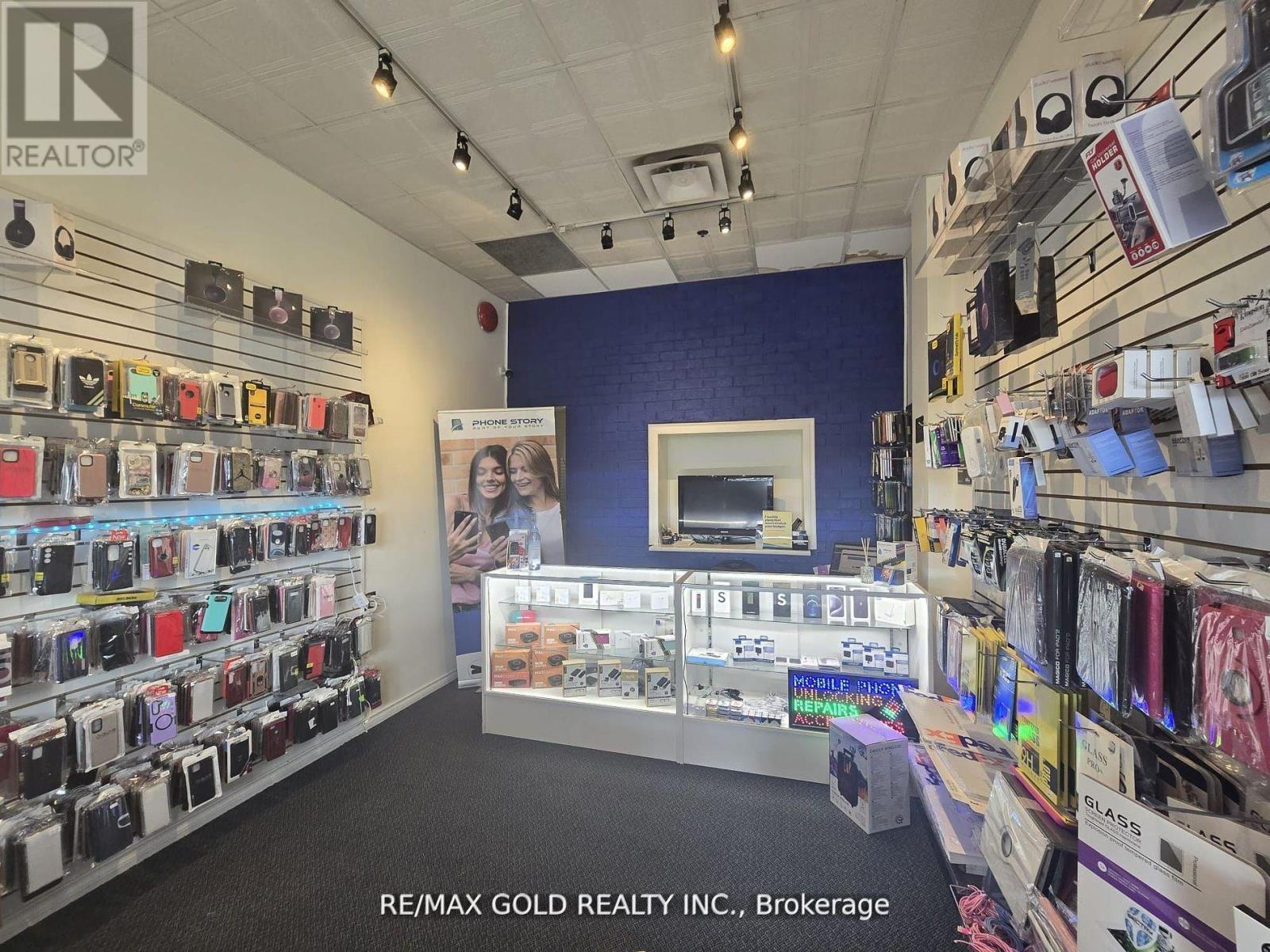 36 - 16655 Yonge Street, Newmarket, Ontario  L3X 1V6 - Photo 1 - N12380553