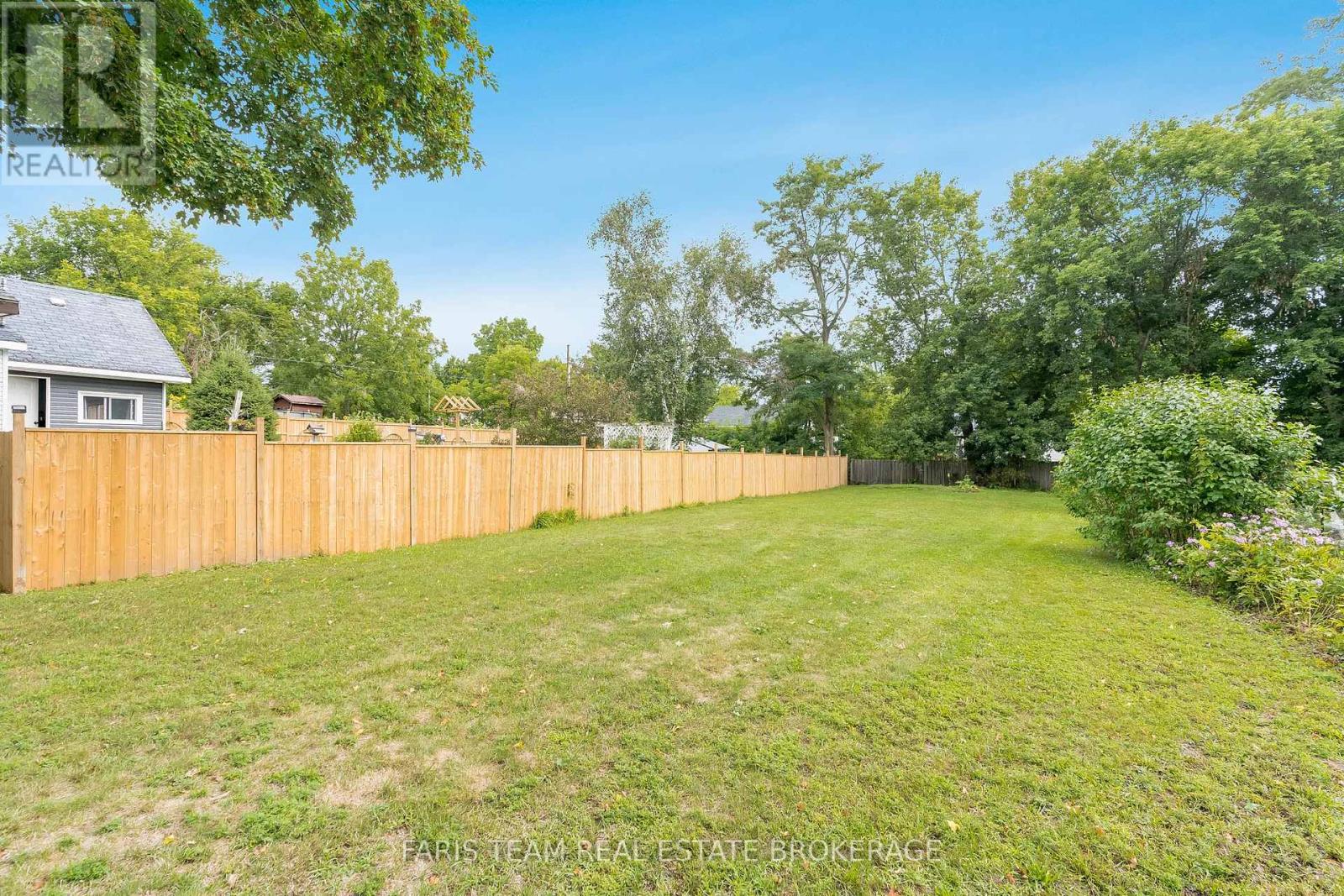305 Ouida Street, Tay, Ontario  L0K 2C0 - Photo 4 - S12380292