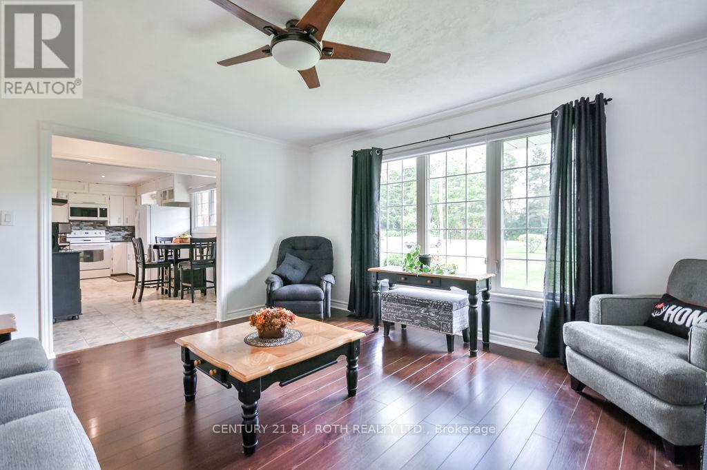 1452 County Rd 92 Road, Springwater, Ontario  L0L 1P0 - Photo 13 - S12380537