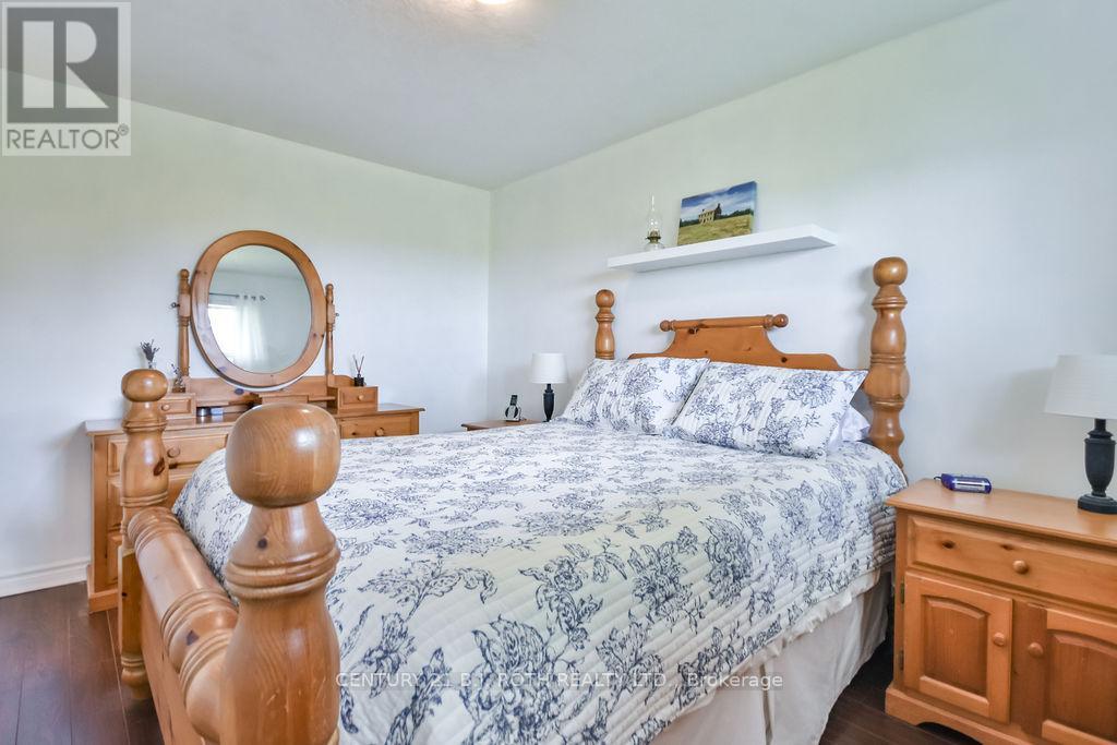 1452 County Rd 92 Road, Springwater, Ontario  L0L 1P0 - Photo 16 - S12380537