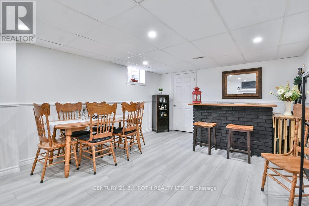1452 County Rd 92 Road, Springwater, Ontario  L0L 1P0 - Photo 38 - S12380537