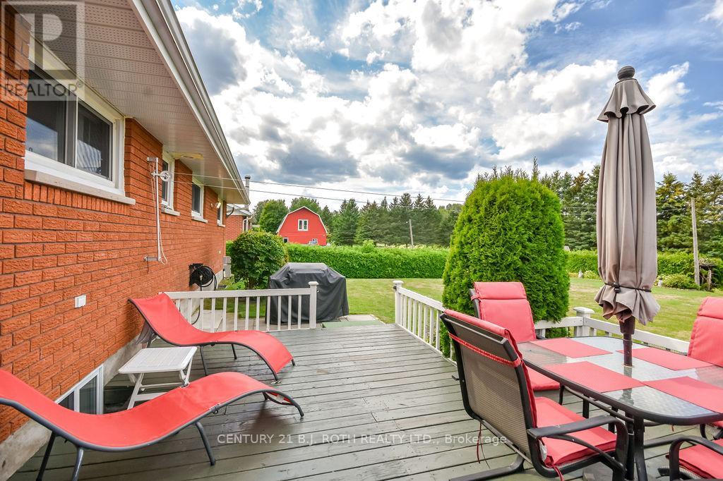 1452 County Rd 92 Road, Springwater, Ontario  L0L 1P0 - Photo 47 - S12380537