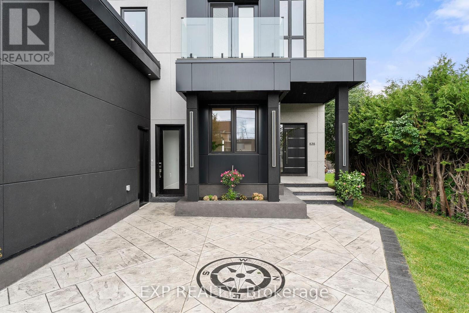 838 Elmwood Street, Georgina, Ontario  L4P 3E9 - Photo 7 - N12377889