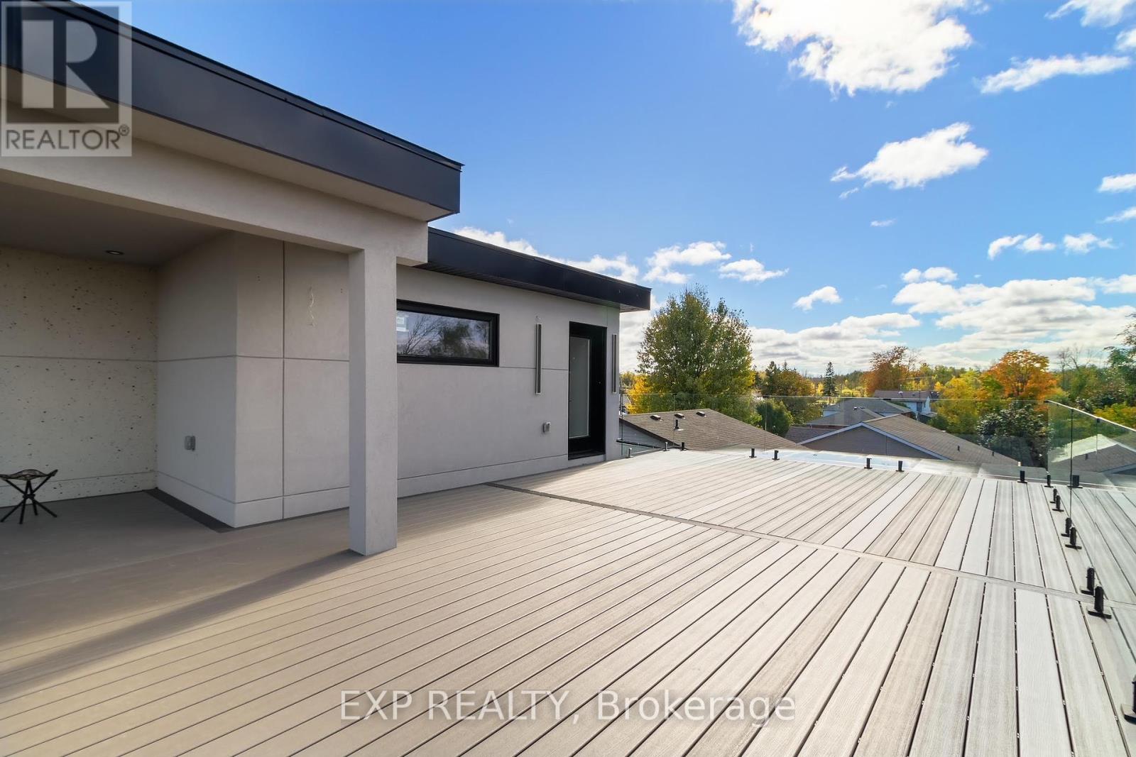 838 Elmwood Street, Georgina, Ontario  L4P 3E9 - Photo 36 - N12377889