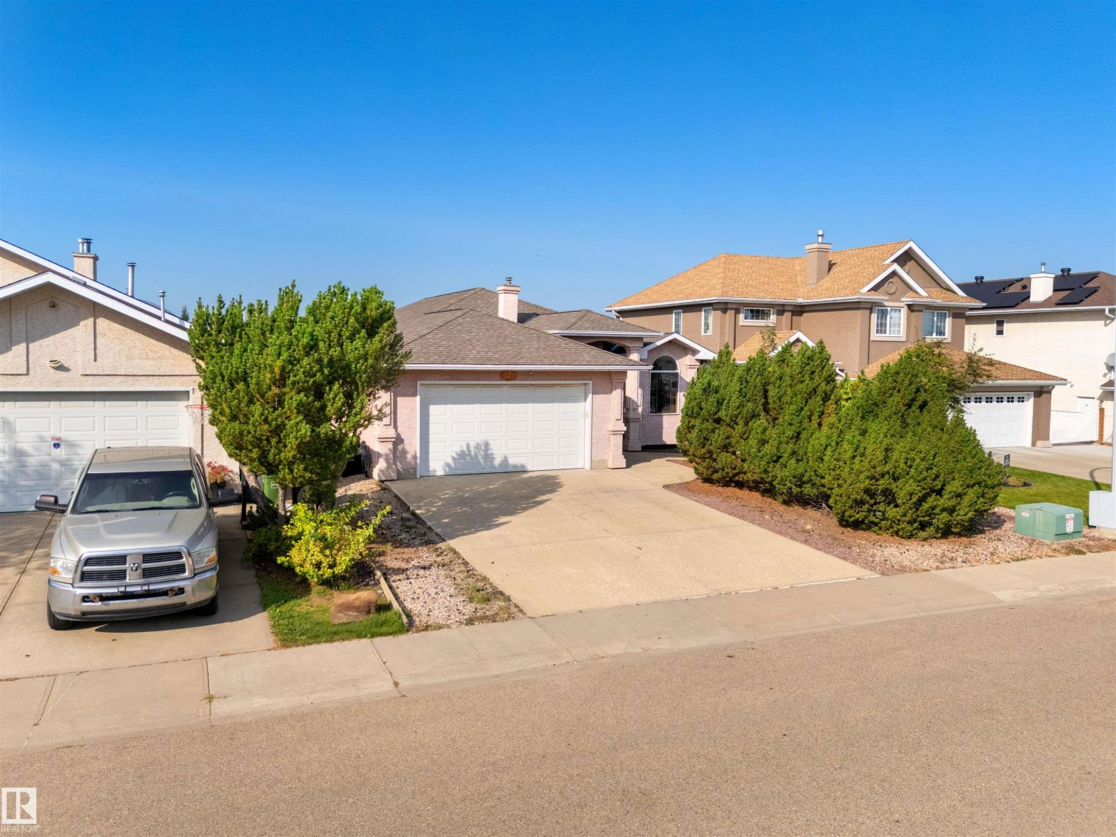341 Hollick-Kenyon Rd Nw, Edmonton, Alberta  T5Y 2T6 - Photo 3 - E4455566