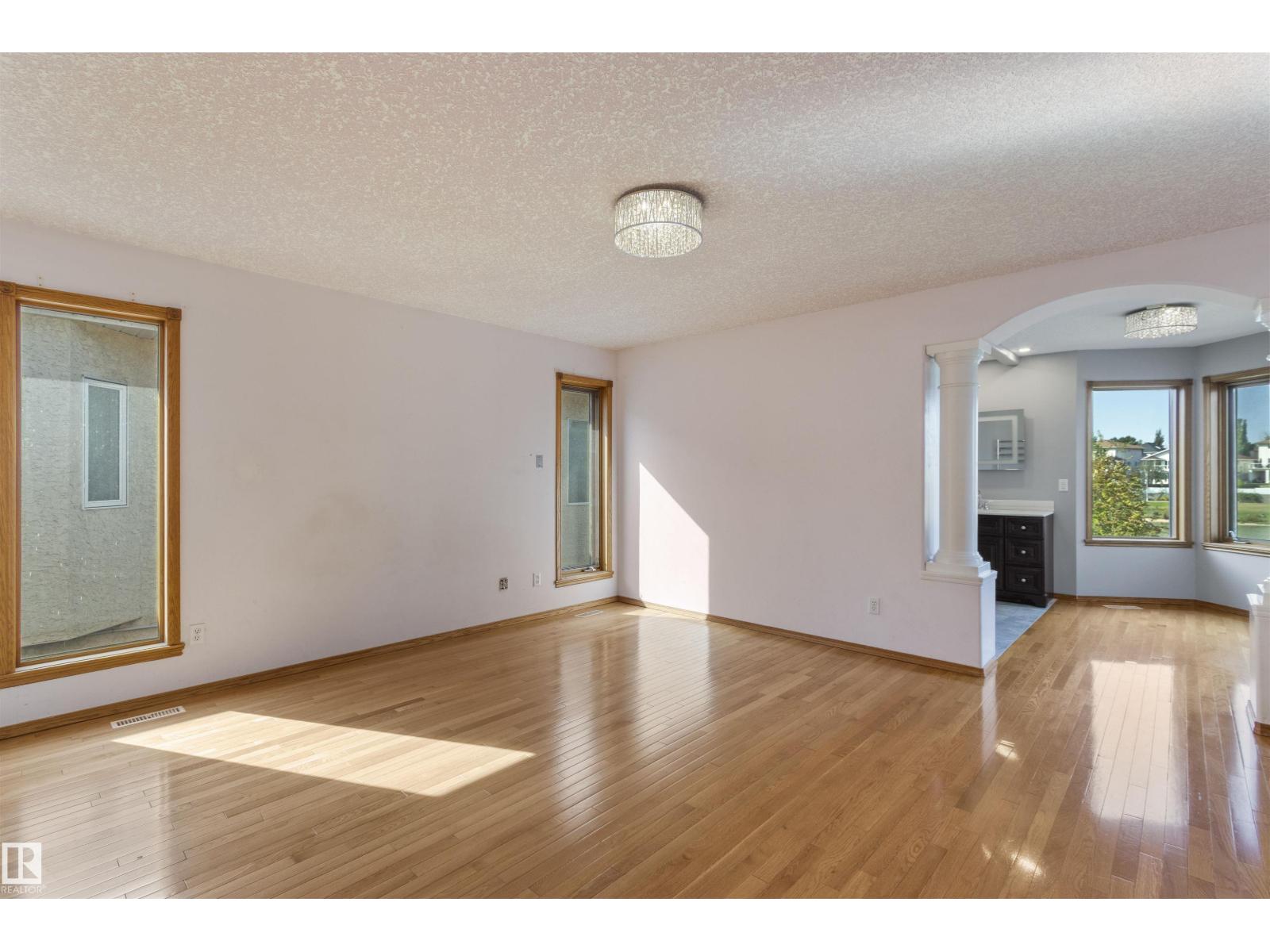 341 Hollick-Kenyon Rd Nw, Edmonton, Alberta  T5Y 2T6 - Photo 35 - E4455566