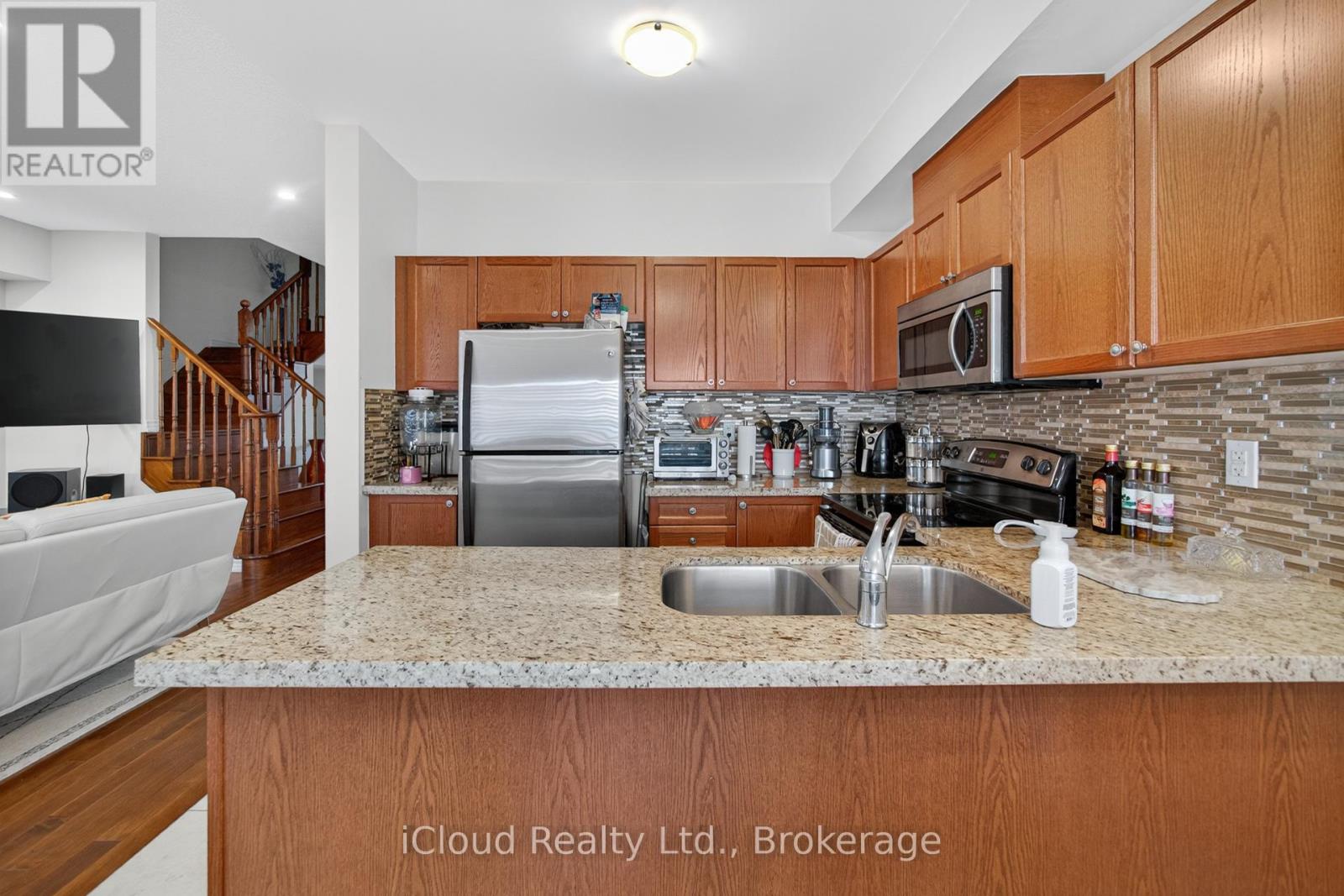 624 Murray Meadows Place, Milton, Ontario  L9T 8L7 - Photo 18 - W12357007
