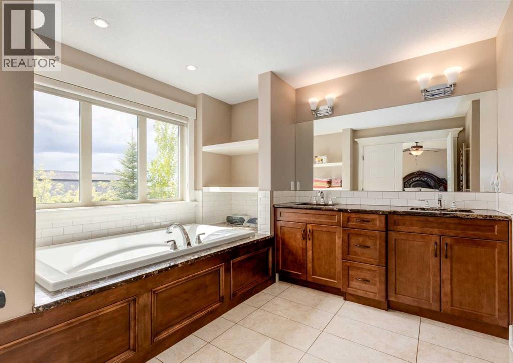 72 Rockcliff Grove Nw, Calgary, Alberta  T3G 0C8 - Photo 25 - A2248548