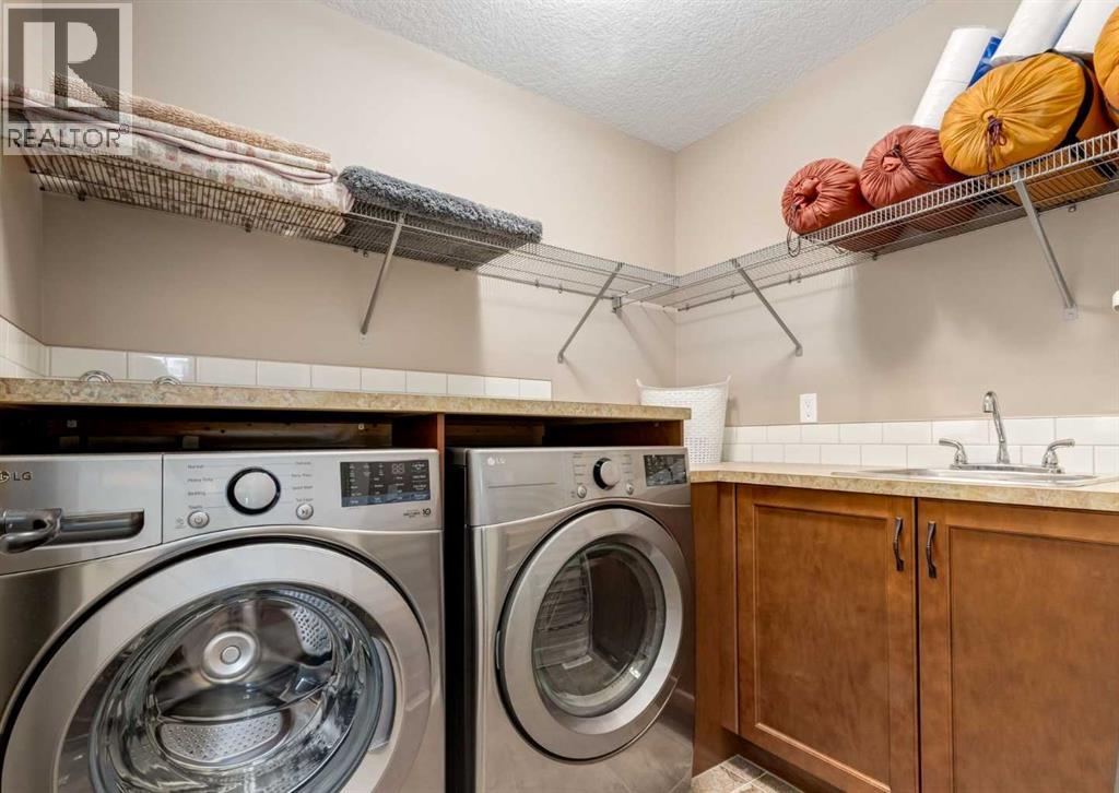 72 Rockcliff Grove Nw, Calgary, Alberta  T3G 0C8 - Photo 32 - A2248548
