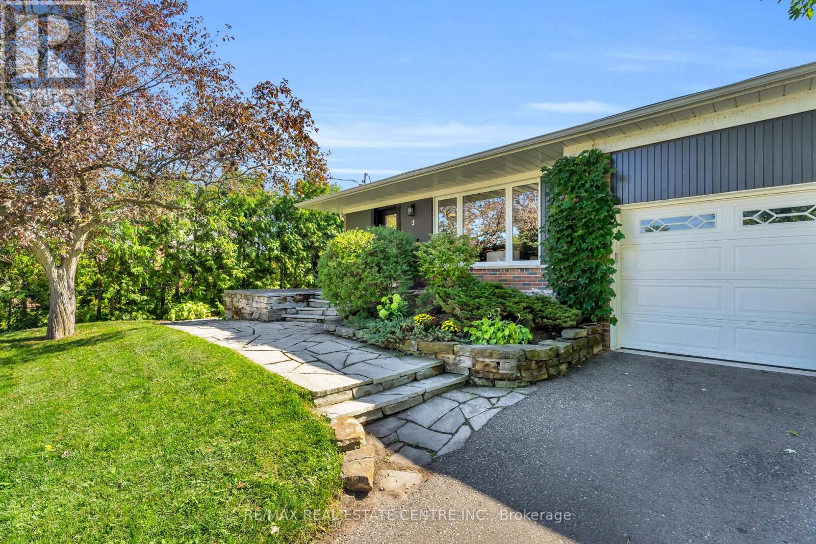 Property at 3 STOCKMAN CRESCENT image 5