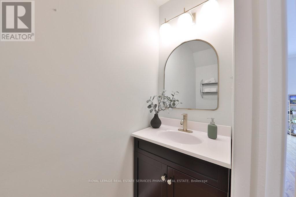 48 - 1130 Cawthra Road, Mississauga, Ontario  L5G 4V7 - Photo 13 - W12380337