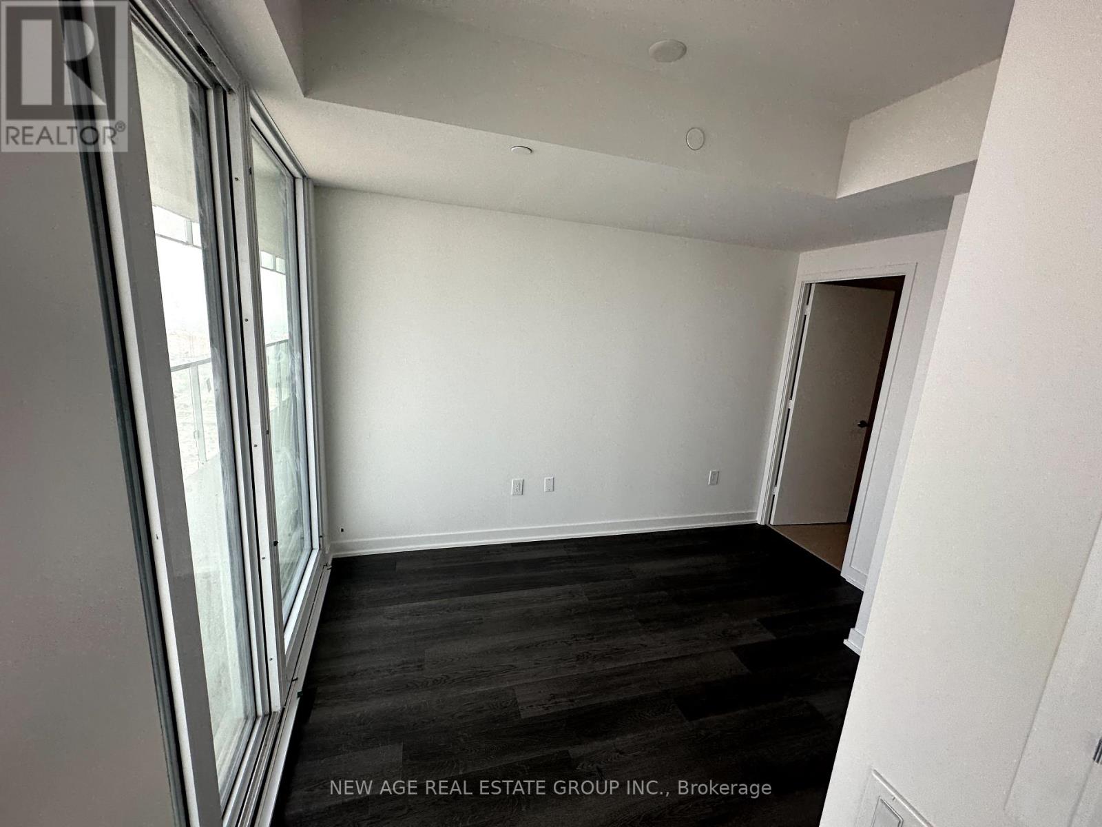 4110 - 3900 Confederation Parkway, Mississauga, Ontario  L5B 0M3 - Photo 11 - W12380347