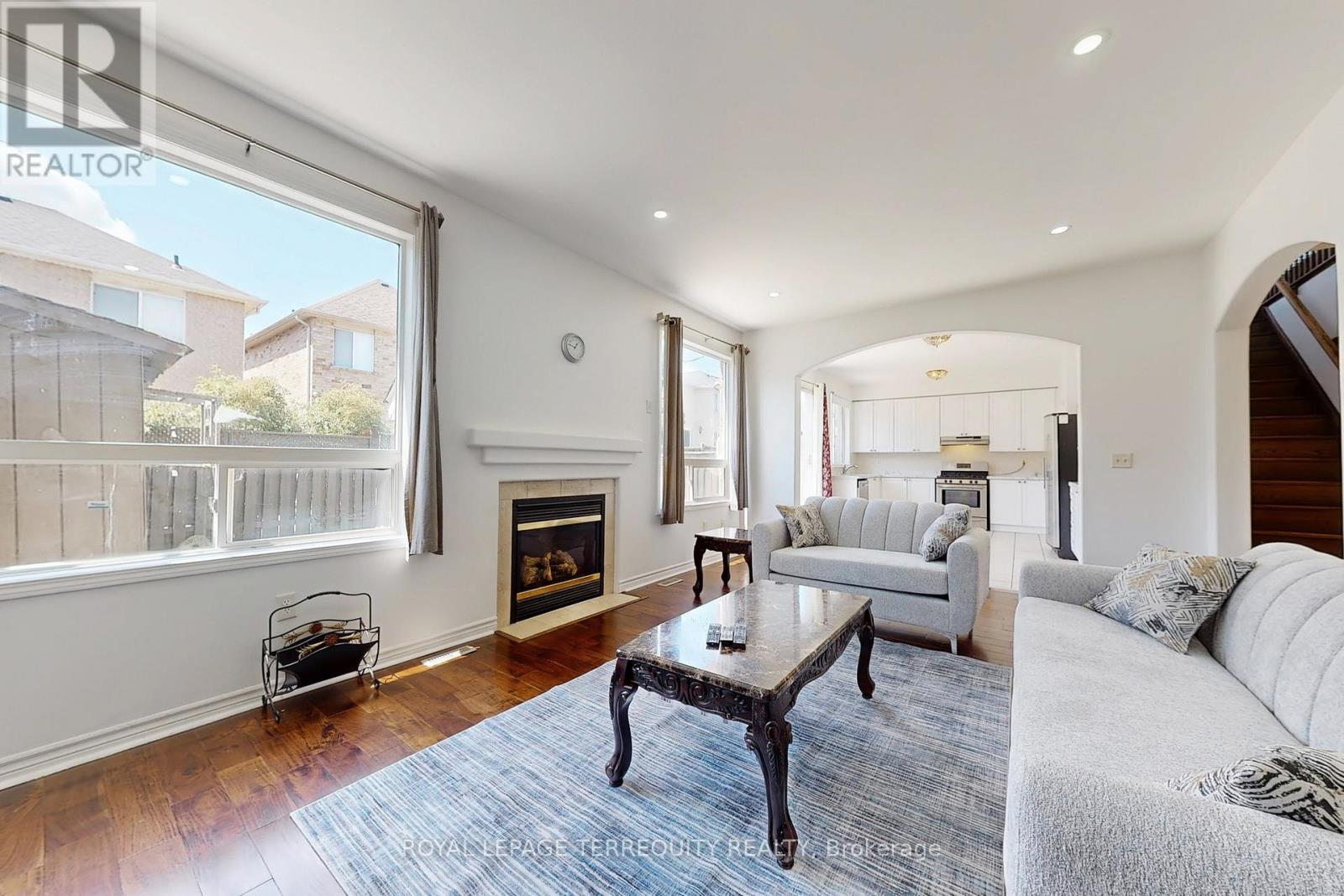 Property at 6 VERONA DRIVE image 4