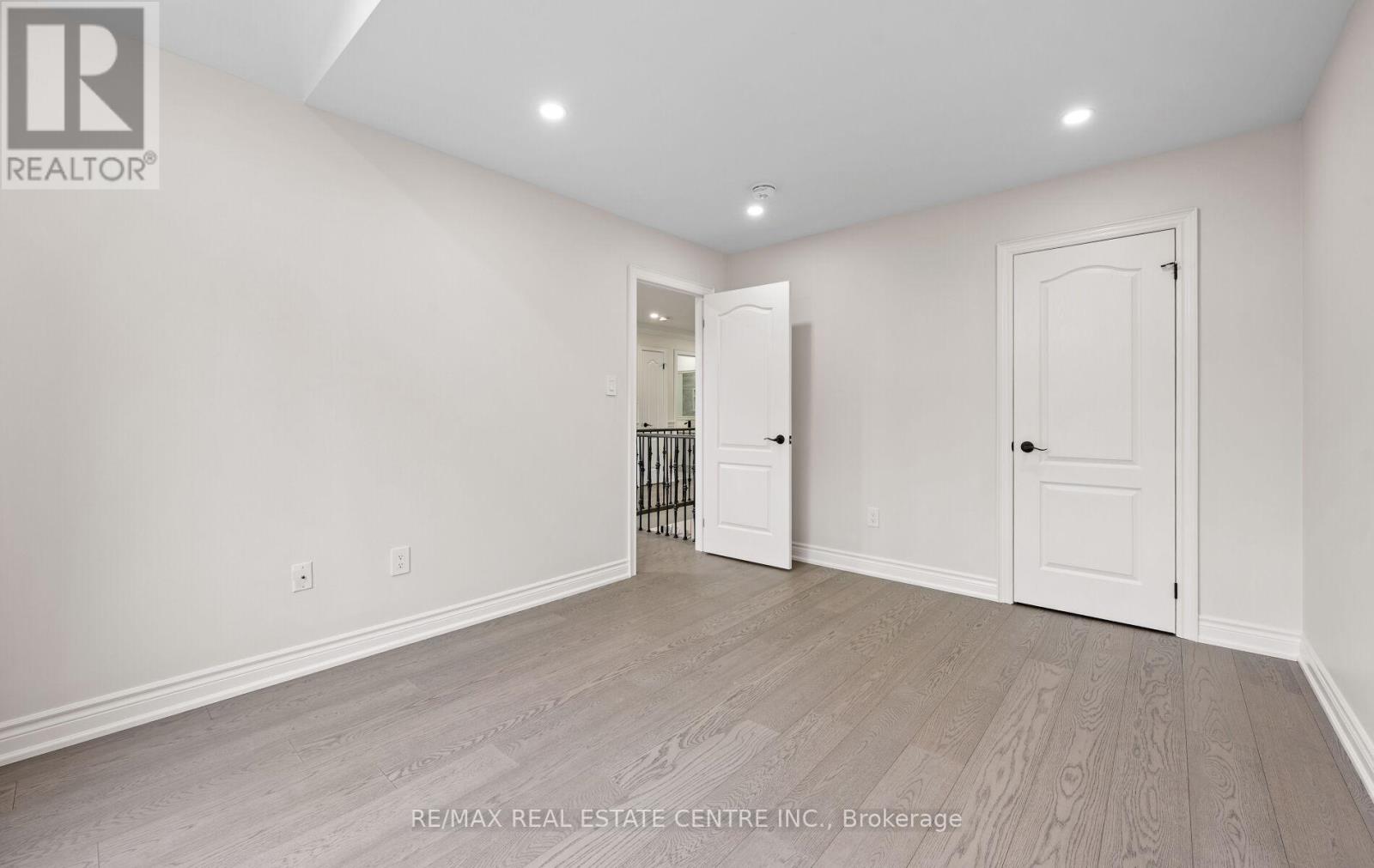 50 Amboise Crescent, Brampton, Ontario  L7A 3H2 - Photo 32 - W12380374