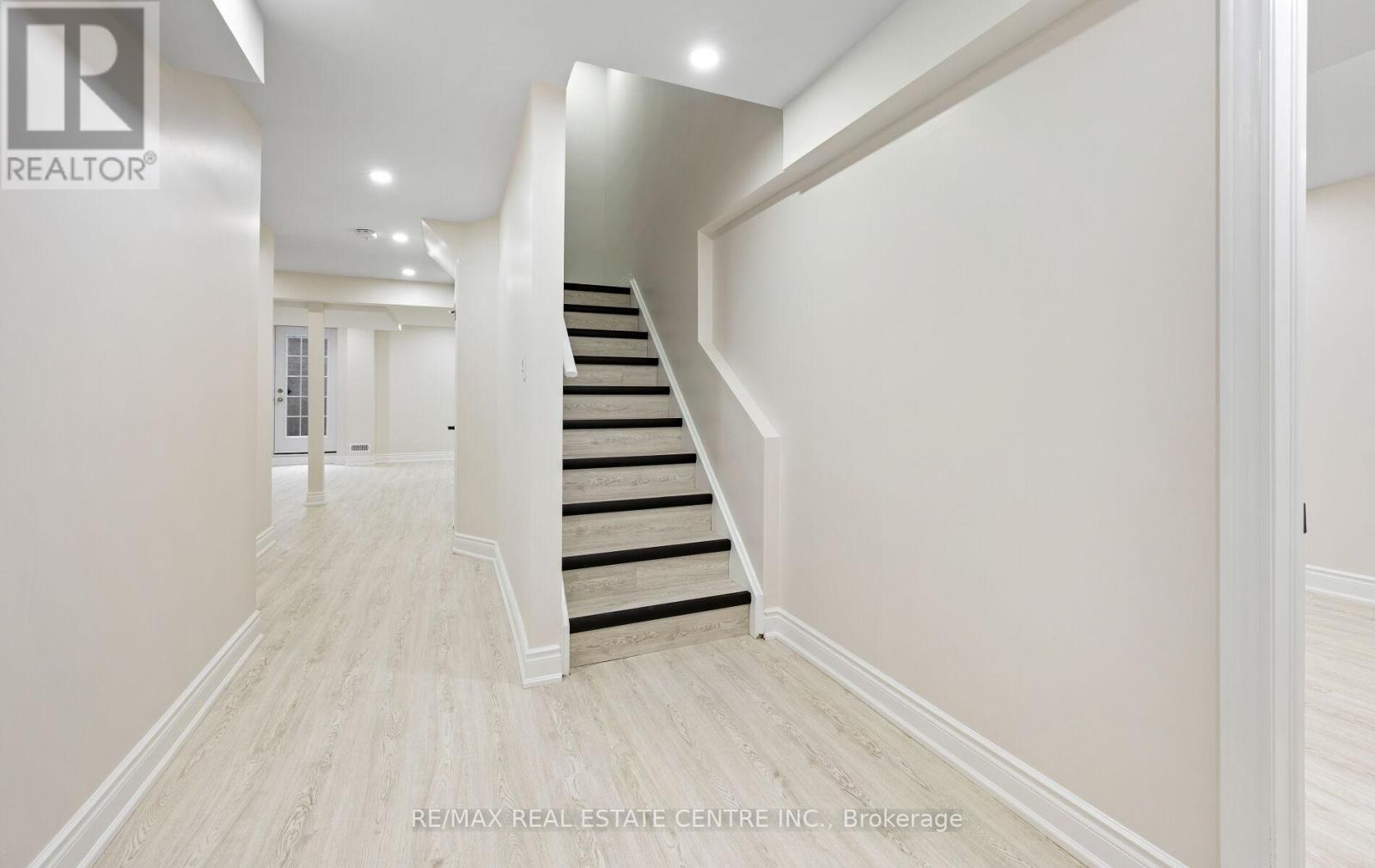 50 Amboise Crescent, Brampton, Ontario  L7A 3H2 - Photo 36 - W12380374