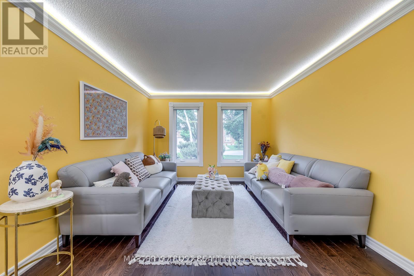 5428 Edencroft Crescent, Mississauga, Ontario  L5M 4M7 - Photo 5 - W12380399