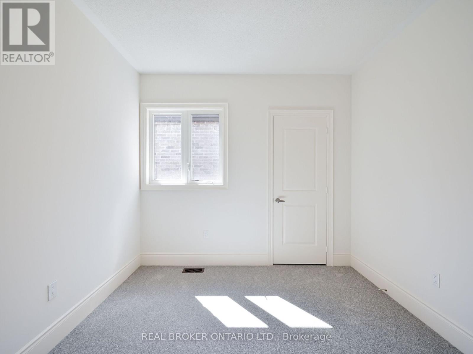 1555 Severn Drive, Milton, Ontario  L9E 1X9 - Photo 38 - W12380421