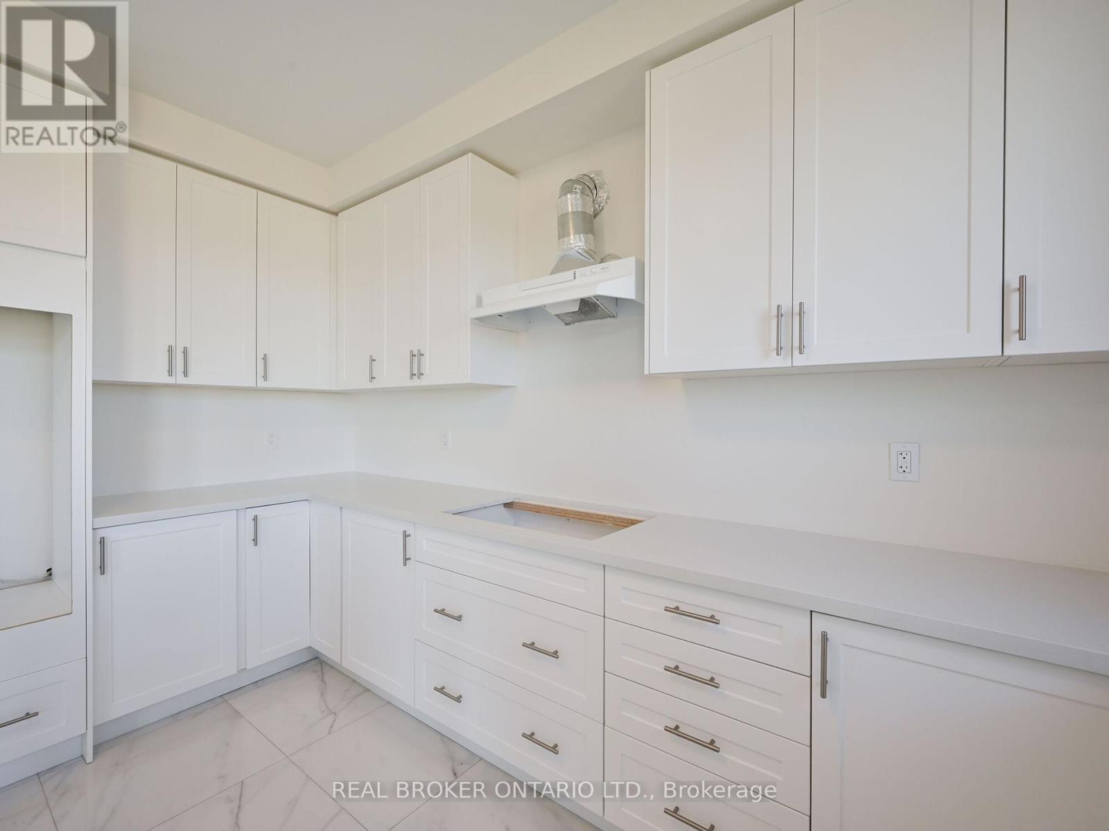 1555 Severn Drive, Milton, Ontario  L9E 1X9 - Photo 21 - W12380425