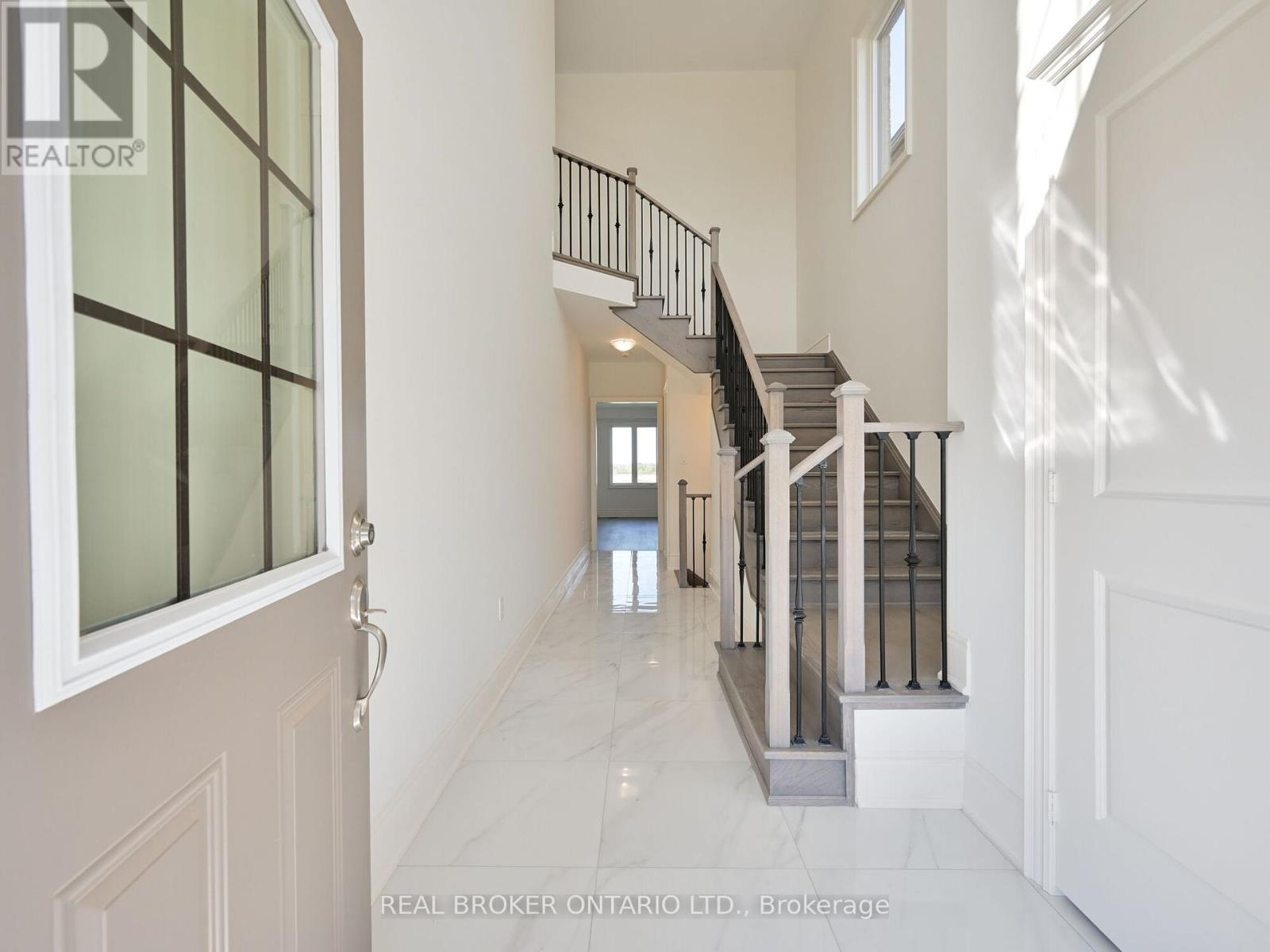 1555 Severn Drive, Milton, Ontario  L9E 1X9 - Photo 5 - W12380425