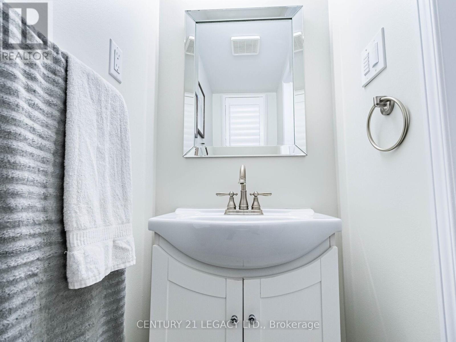 4110 Forest Run Avenue, Burlington, Ontario  L7M 4L7 - Photo 19 - W12380426