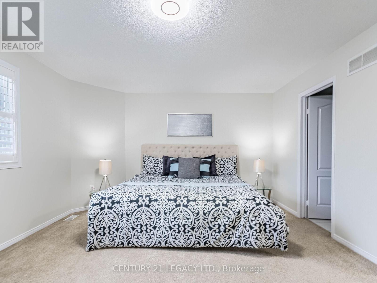 4110 Forest Run Avenue, Burlington, Ontario  L7M 4L7 - Photo 24 - W12380426
