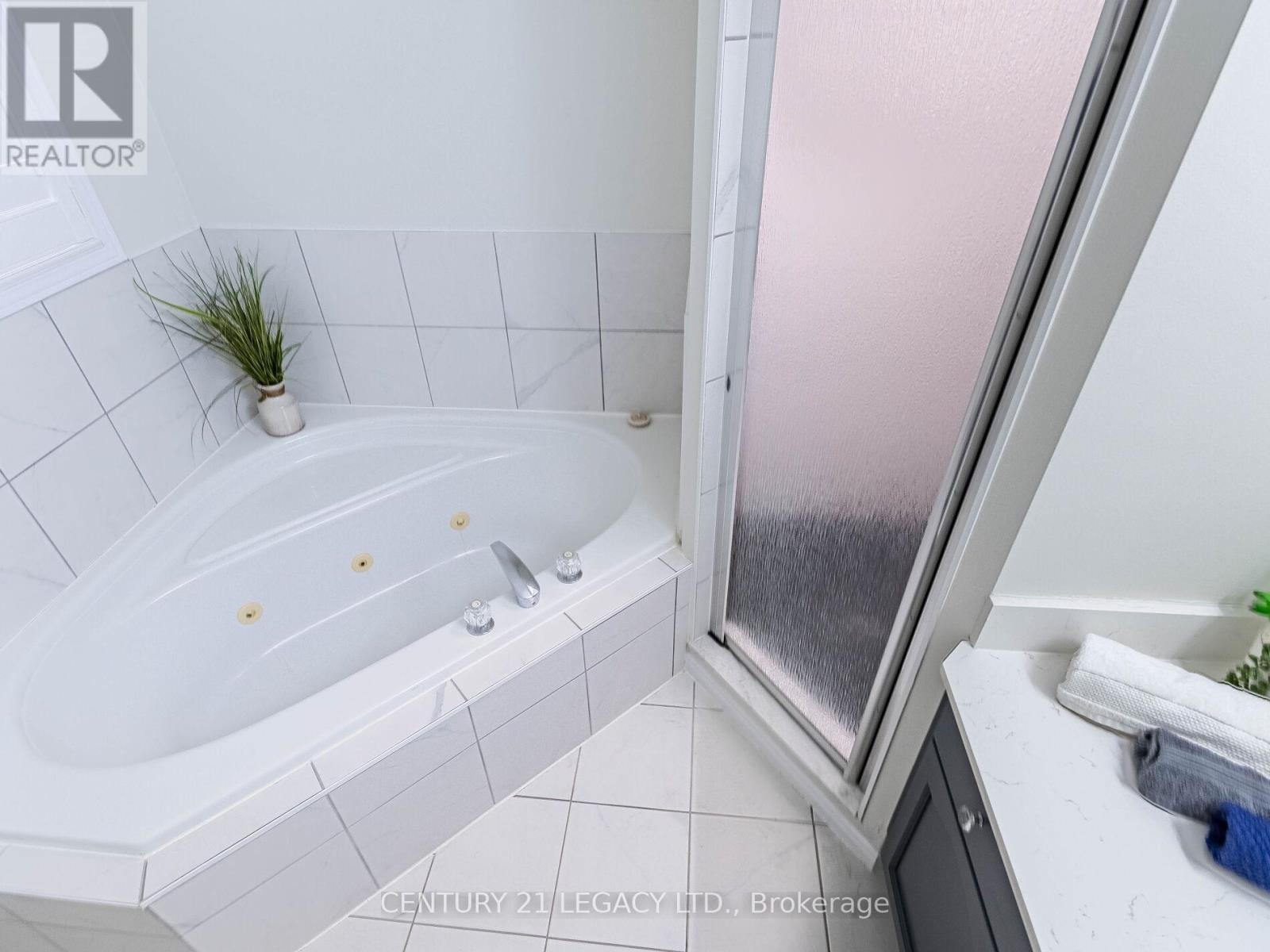 4110 Forest Run Avenue, Burlington, Ontario  L7M 4L7 - Photo 27 - W12380426