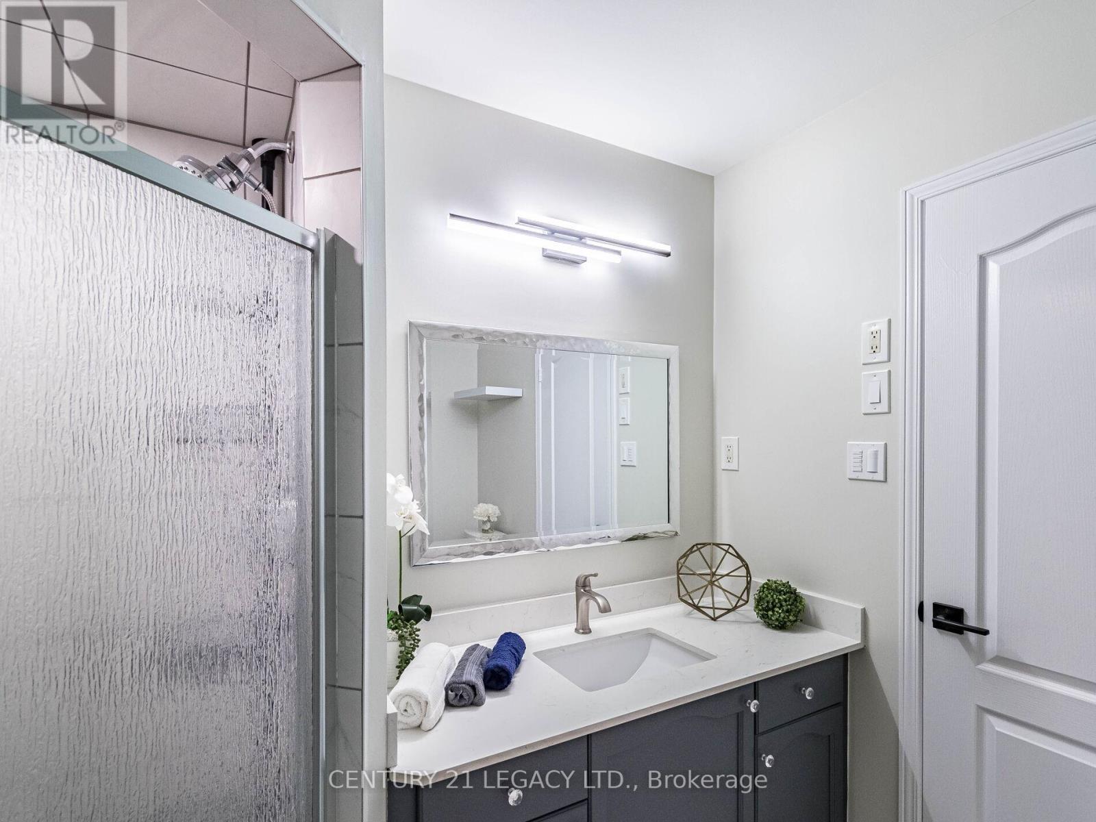 4110 Forest Run Avenue, Burlington, Ontario  L7M 4L7 - Photo 28 - W12380426