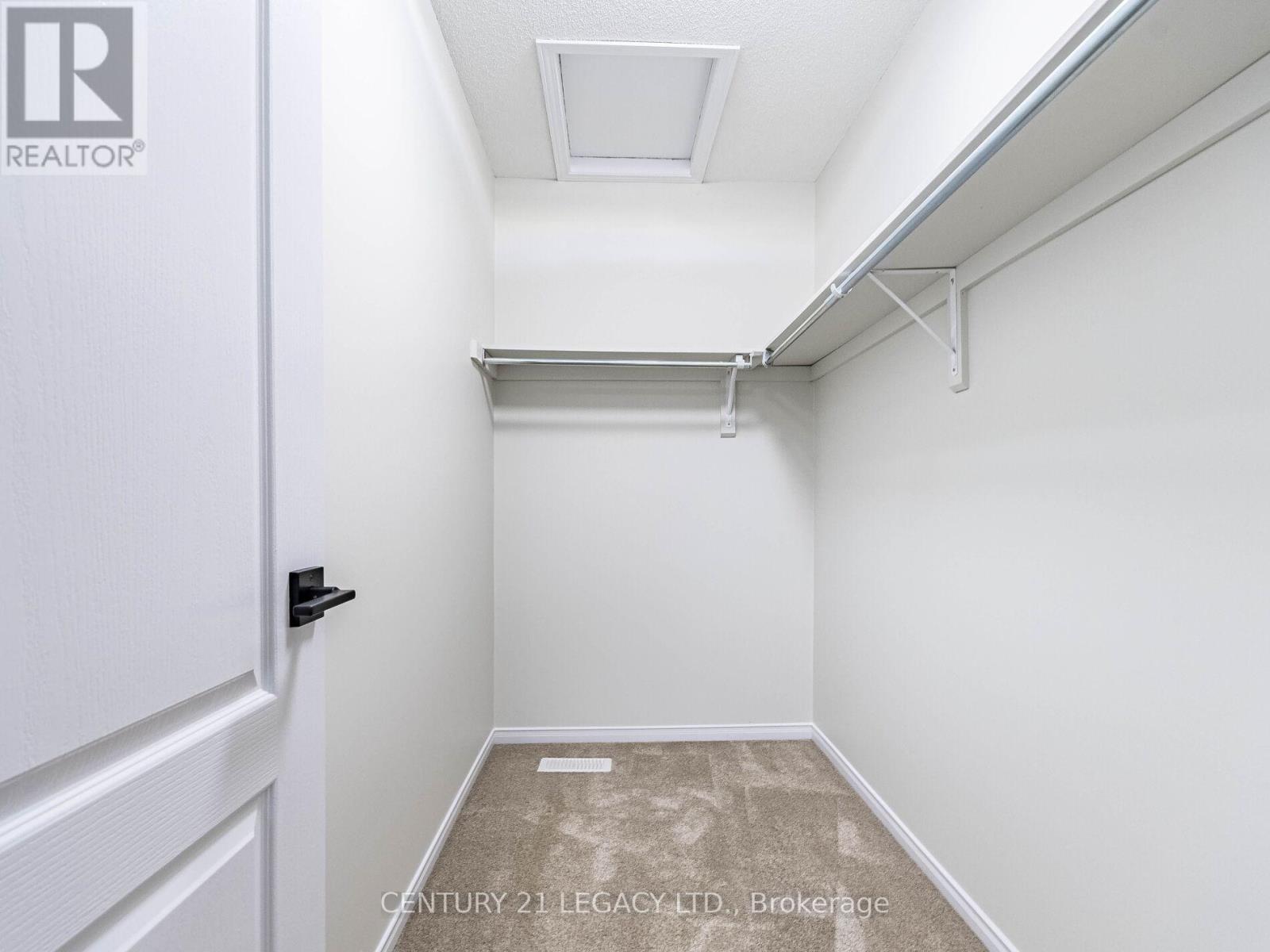 4110 Forest Run Avenue, Burlington, Ontario  L7M 4L7 - Photo 29 - W12380426