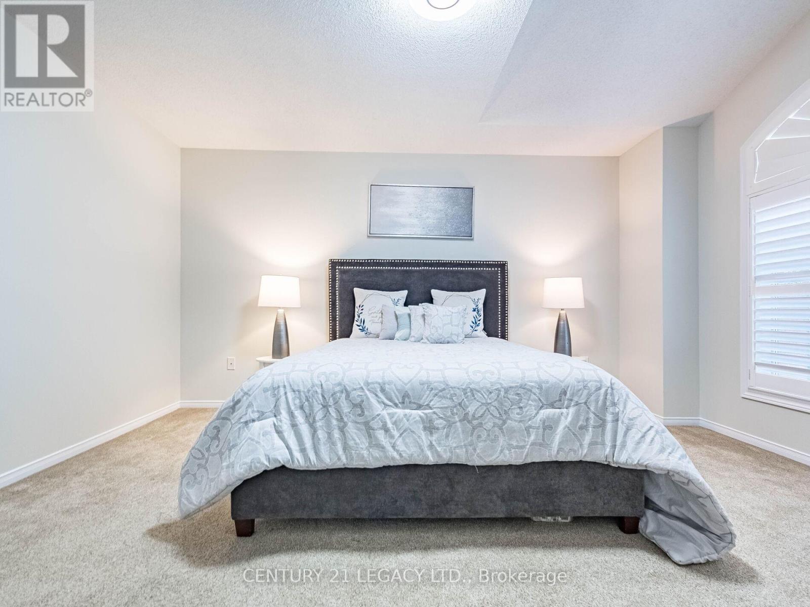 4110 Forest Run Avenue, Burlington, Ontario  L7M 4L7 - Photo 34 - W12380426