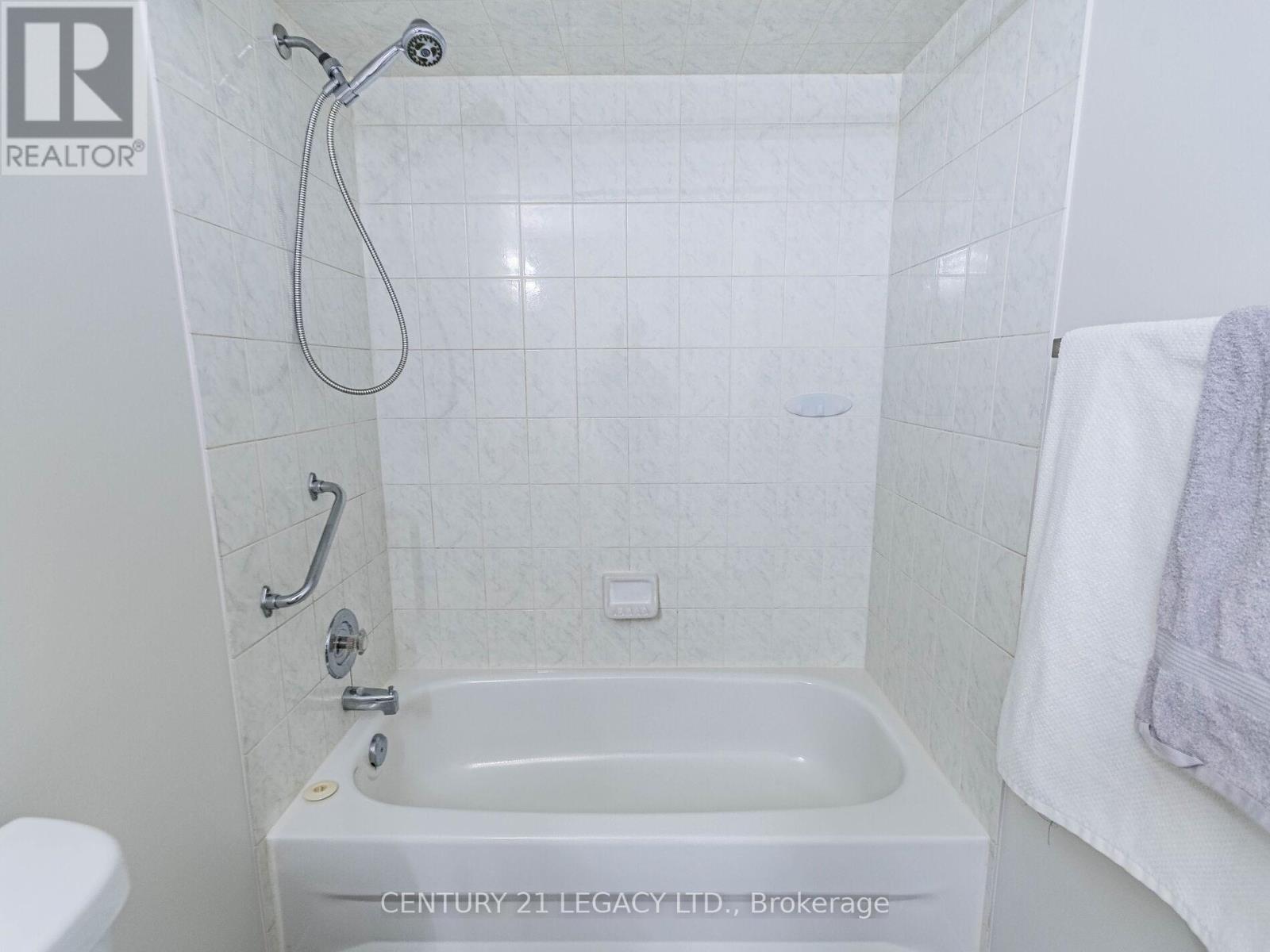 4110 Forest Run Avenue, Burlington, Ontario  L7M 4L7 - Photo 38 - W12380426