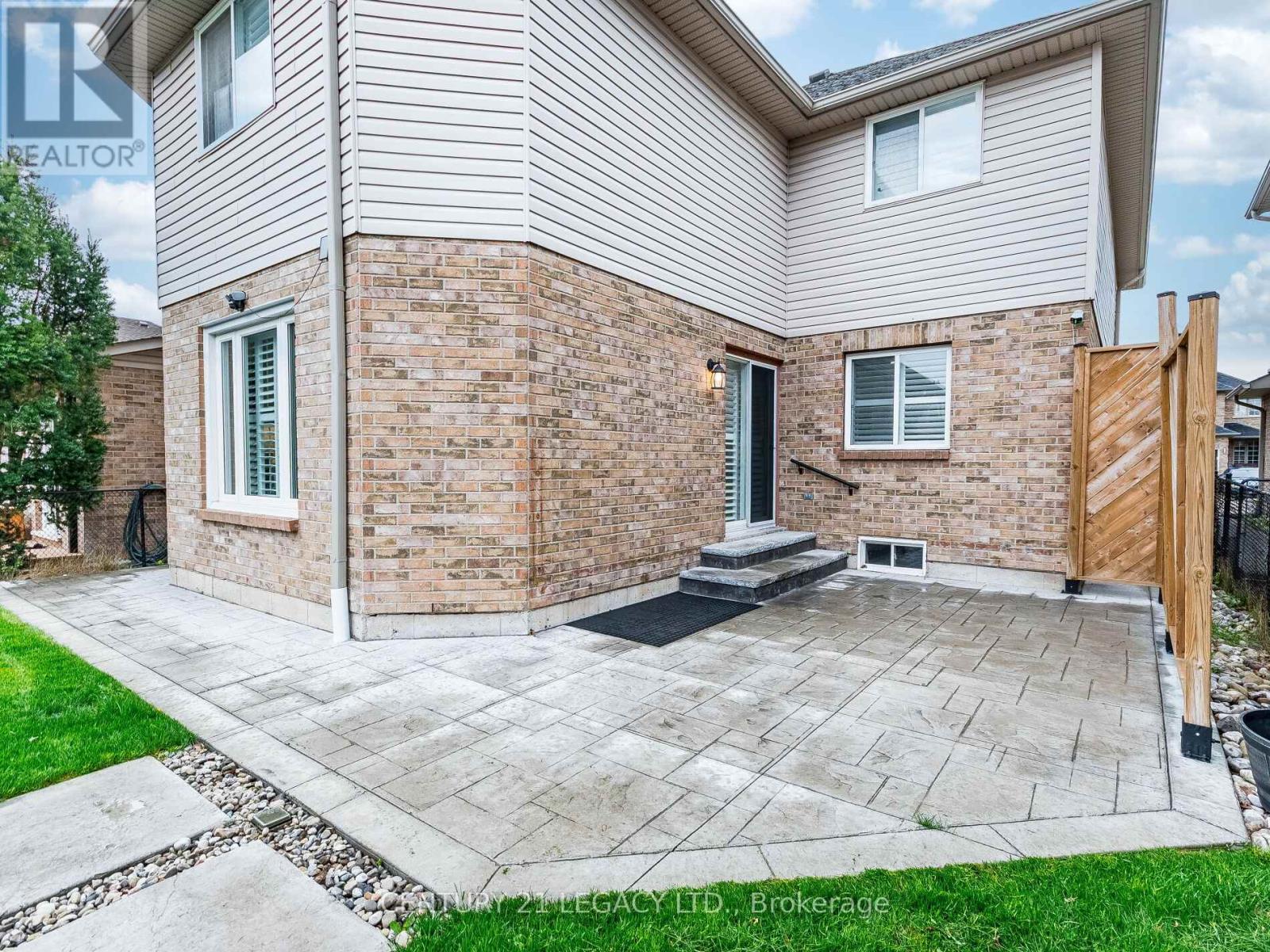 4110 Forest Run Avenue, Burlington, Ontario  L7M 4L7 - Photo 42 - W12380426