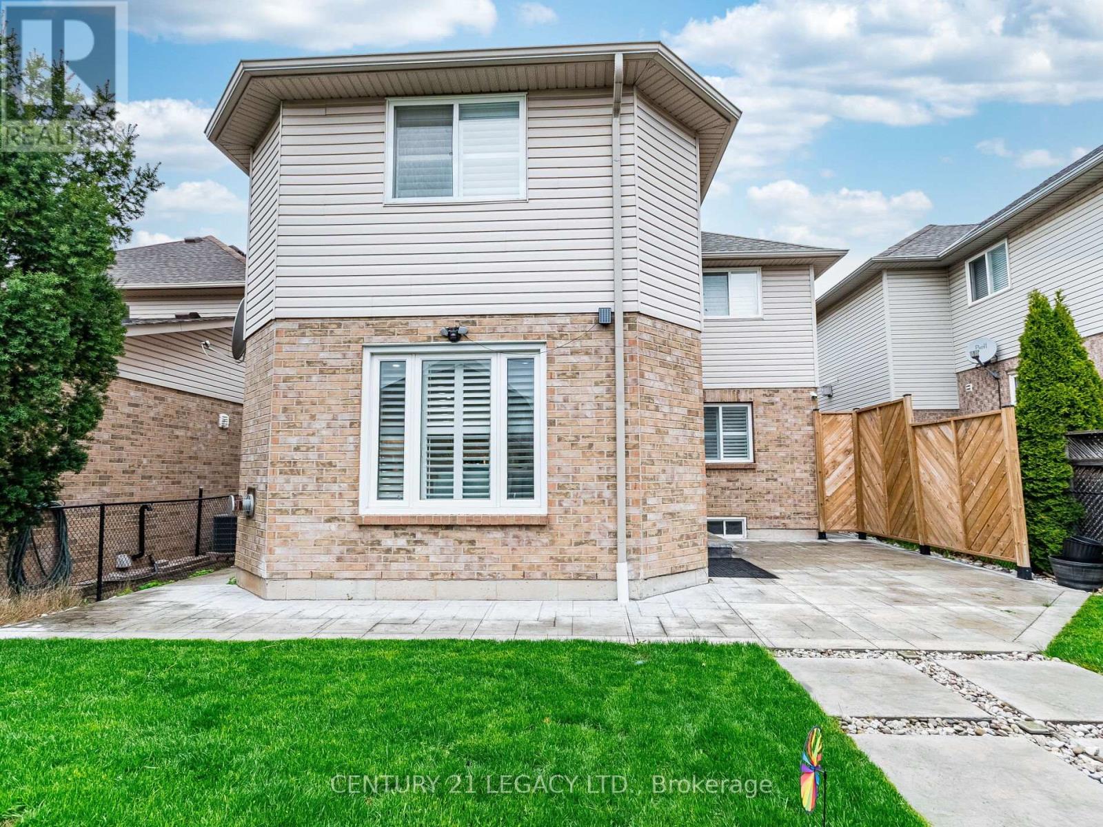 4110 Forest Run Avenue, Burlington, Ontario  L7M 4L7 - Photo 45 - W12380426