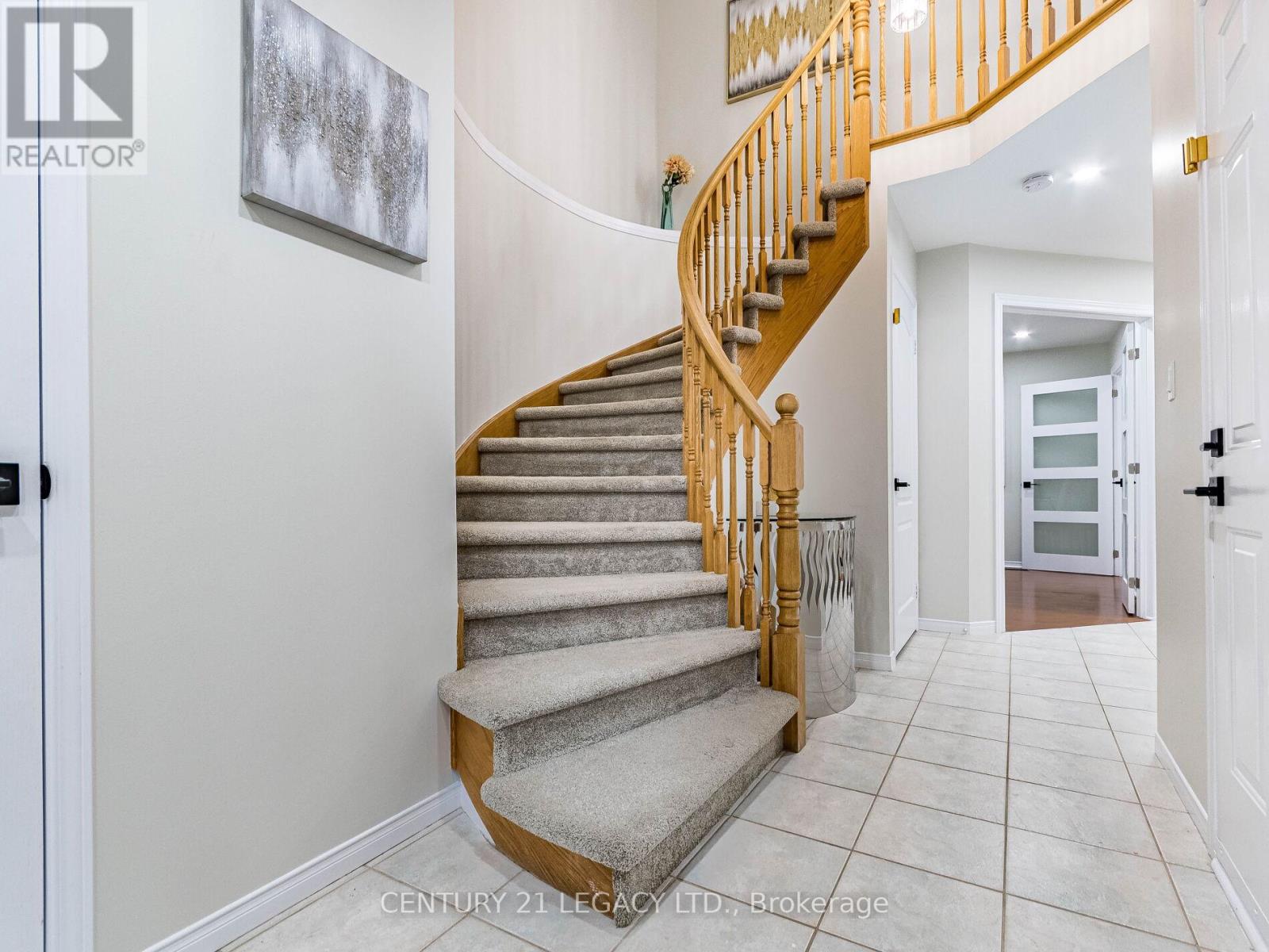 4110 Forest Run Avenue, Burlington, Ontario  L7M 4L7 - Photo 5 - W12380426