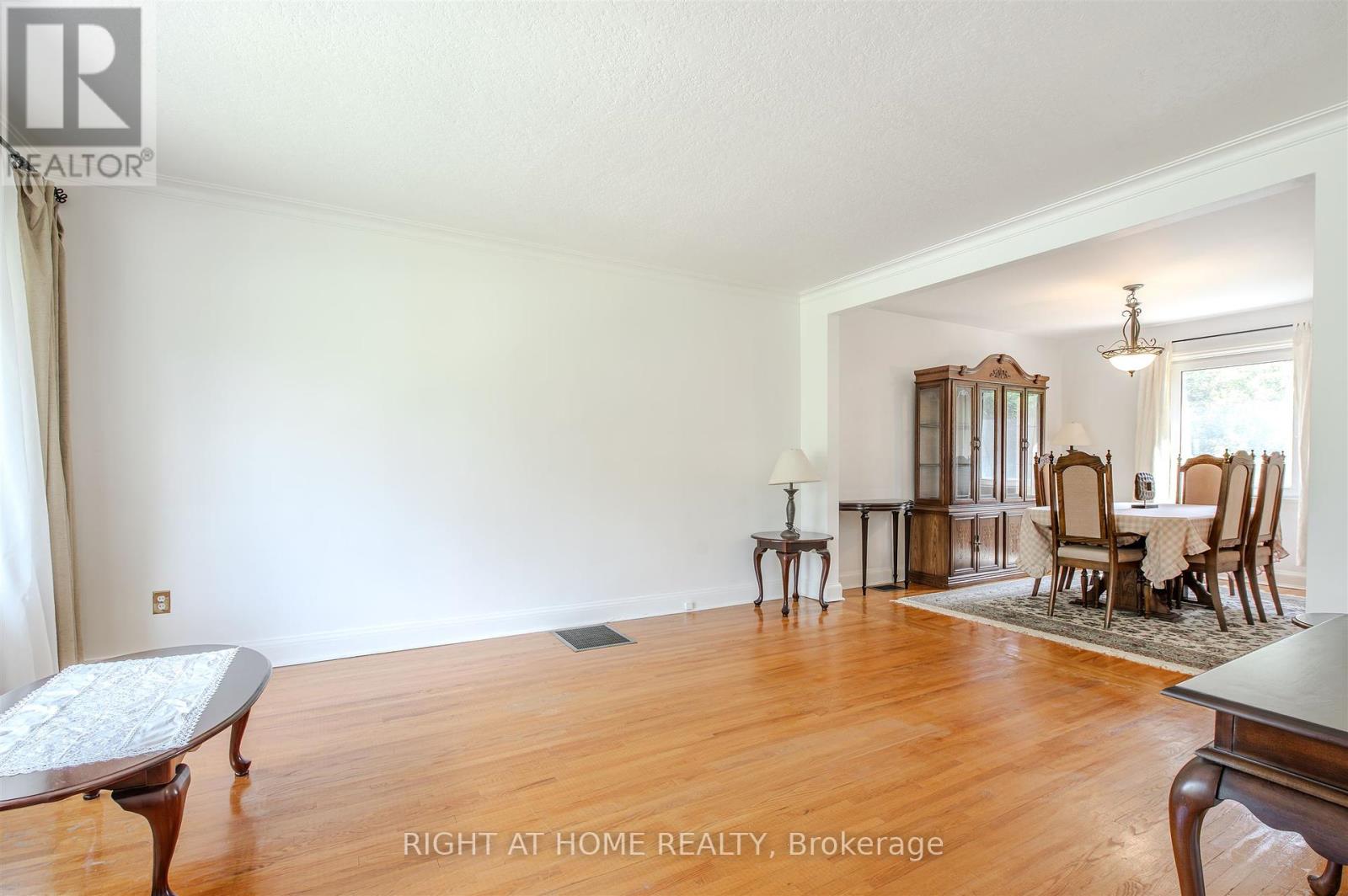 309 Rathburn Road, Toronto (Islington-City Centre West), Ontario  M9B 2L7 - Photo 12 - W12380429