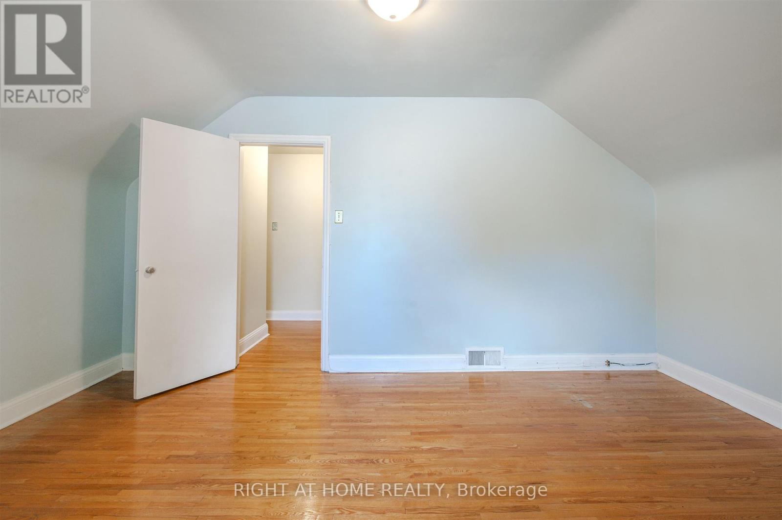 309 Rathburn Road, Toronto (Islington-City Centre West), Ontario  M9B 2L7 - Photo 20 - W12380429