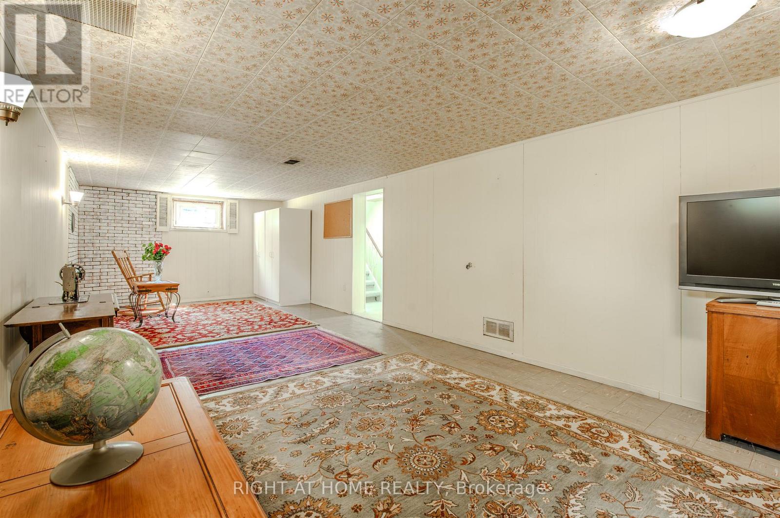 309 Rathburn Road, Toronto (Islington-City Centre West), Ontario  M9B 2L7 - Photo 23 - W12380429
