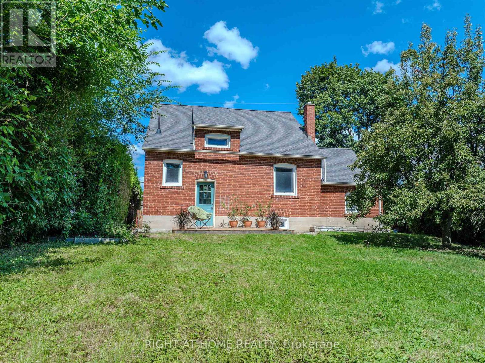 309 Rathburn Road, Toronto (Islington-City Centre West), Ontario  M9B 2L7 - Photo 35 - W12380429