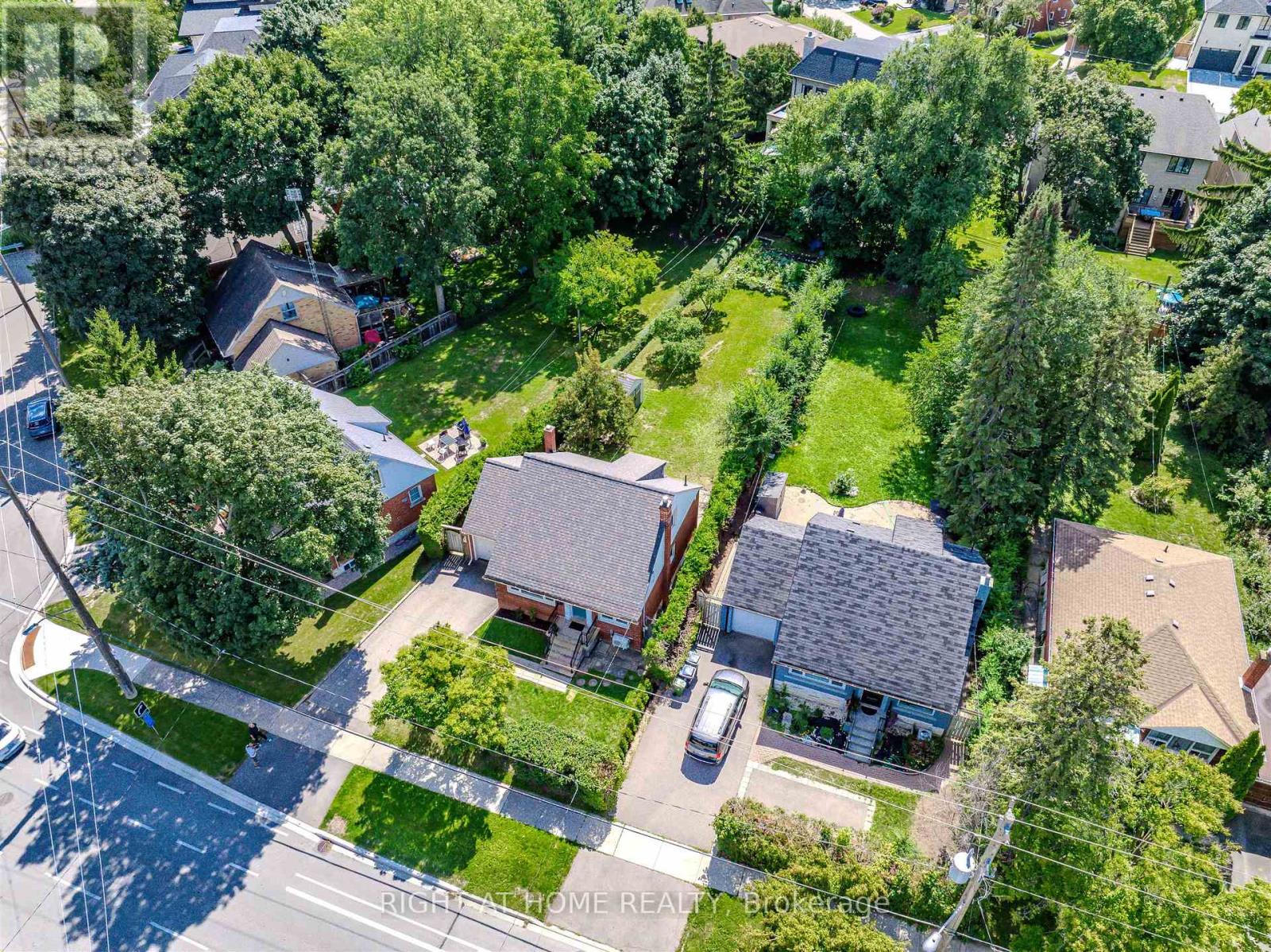 309 Rathburn Road, Toronto (Islington-City Centre West), Ontario  M9B 2L7 - Photo 4 - W12380429