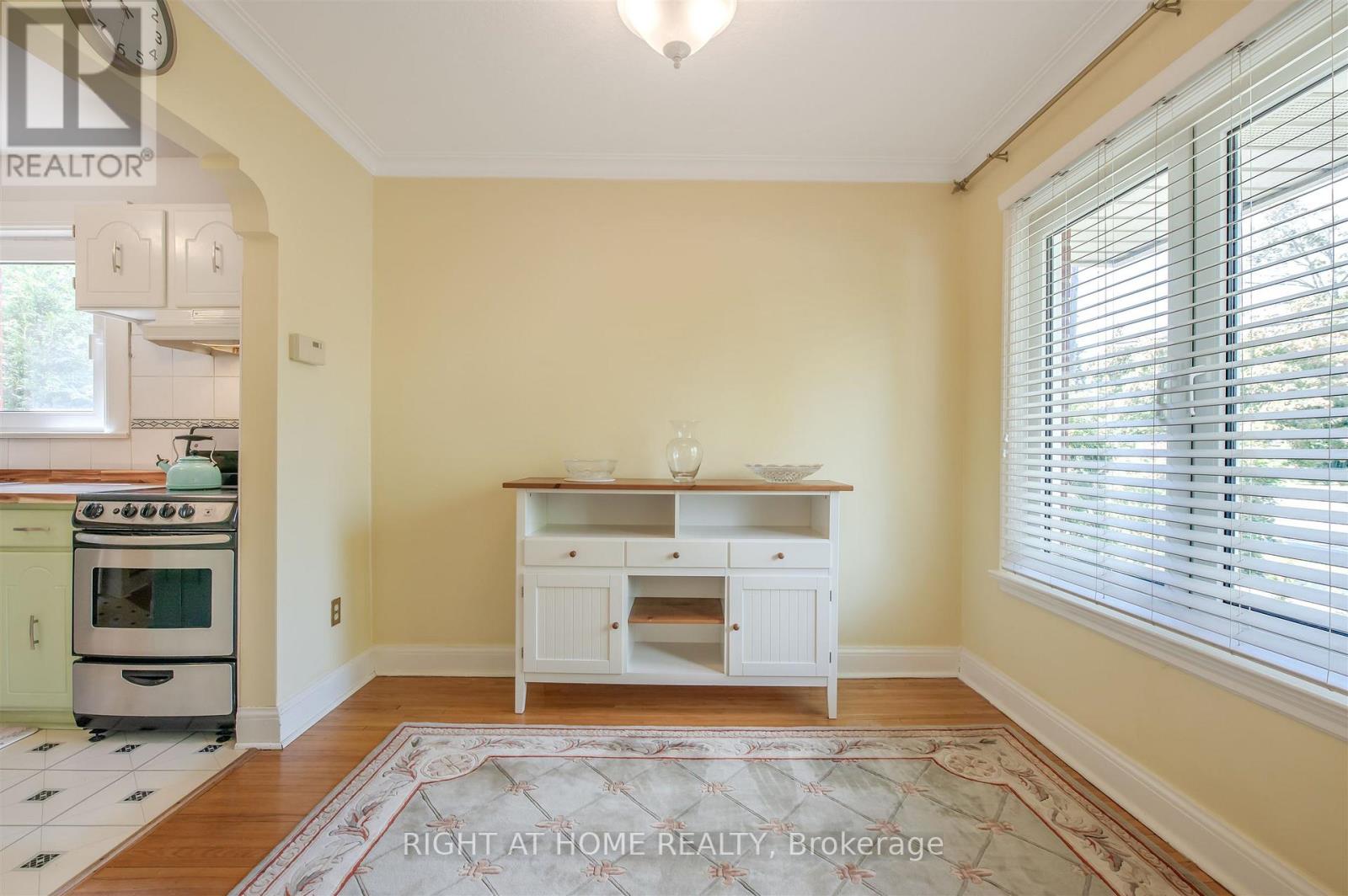 309 Rathburn Road, Toronto (Islington-City Centre West), Ontario  M9B 2L7 - Photo 6 - W12380429