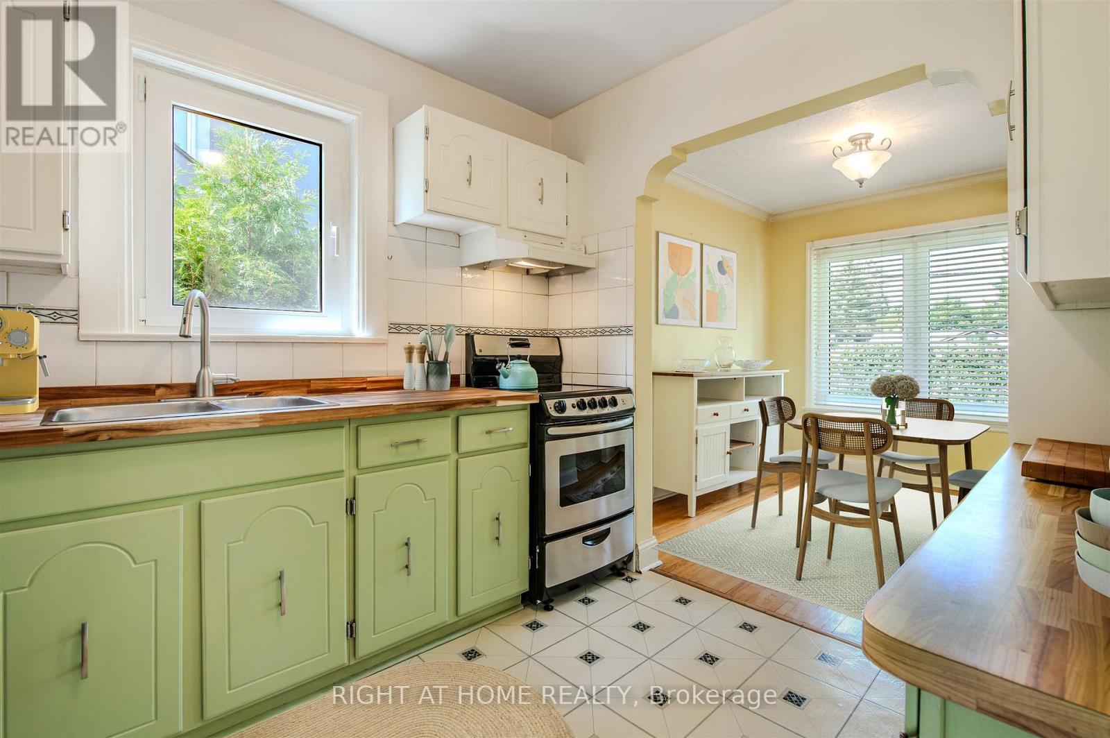309 Rathburn Road, Toronto (Islington-City Centre West), Ontario  M9B 2L7 - Photo 9 - W12380429