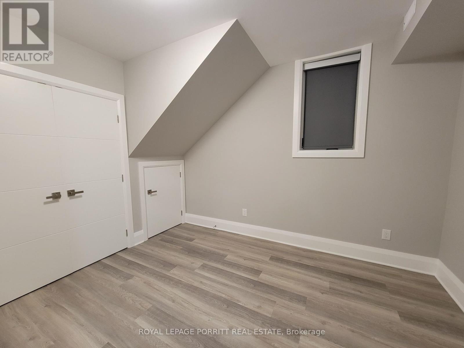 Lower - 15 Elton Crescent, Toronto, Ontario  M8W 2X9 - Photo 13 - W12380439