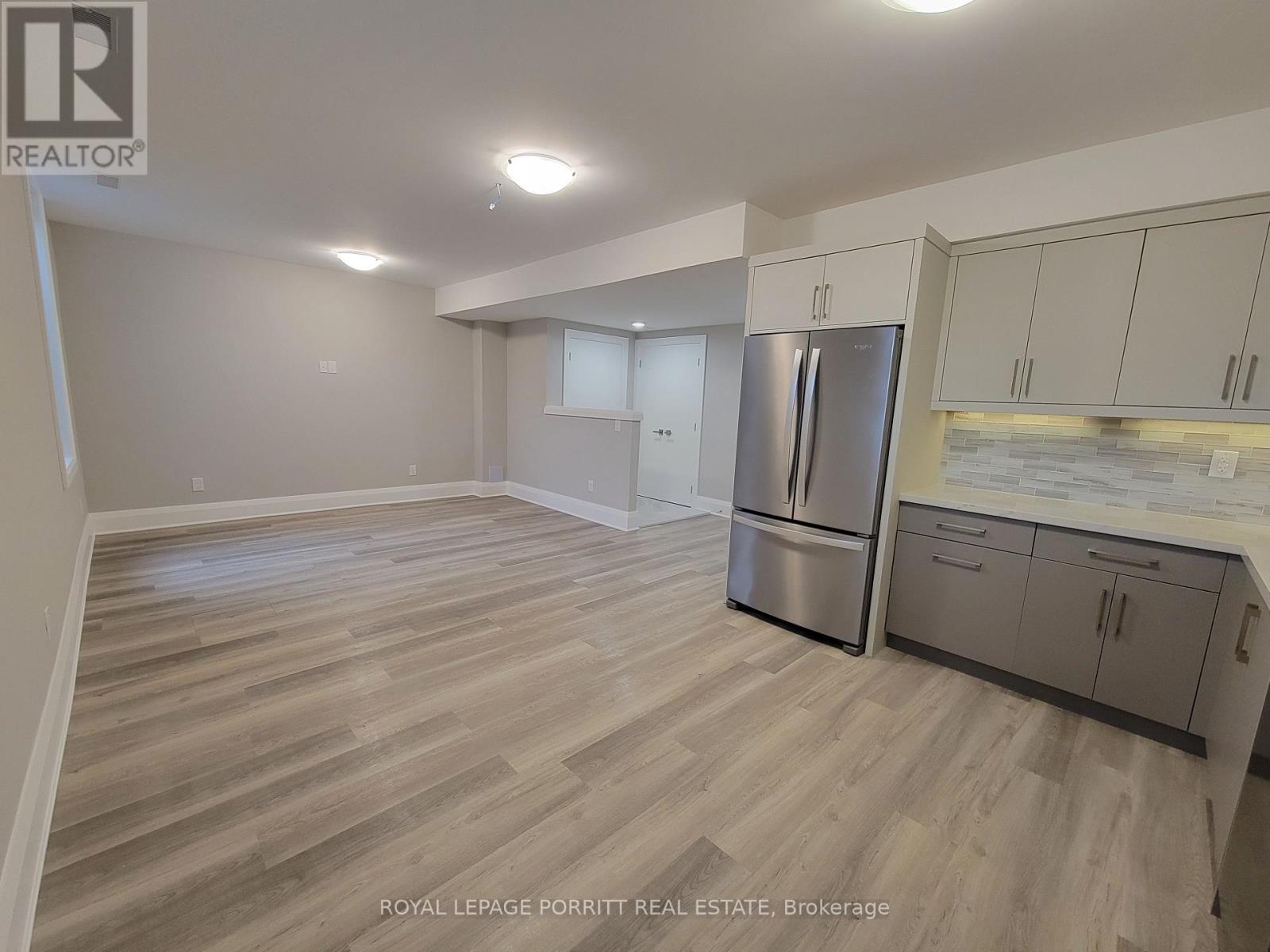 Lower - 15 Elton Crescent, Toronto, Ontario  M8W 2X9 - Photo 5 - W12380439