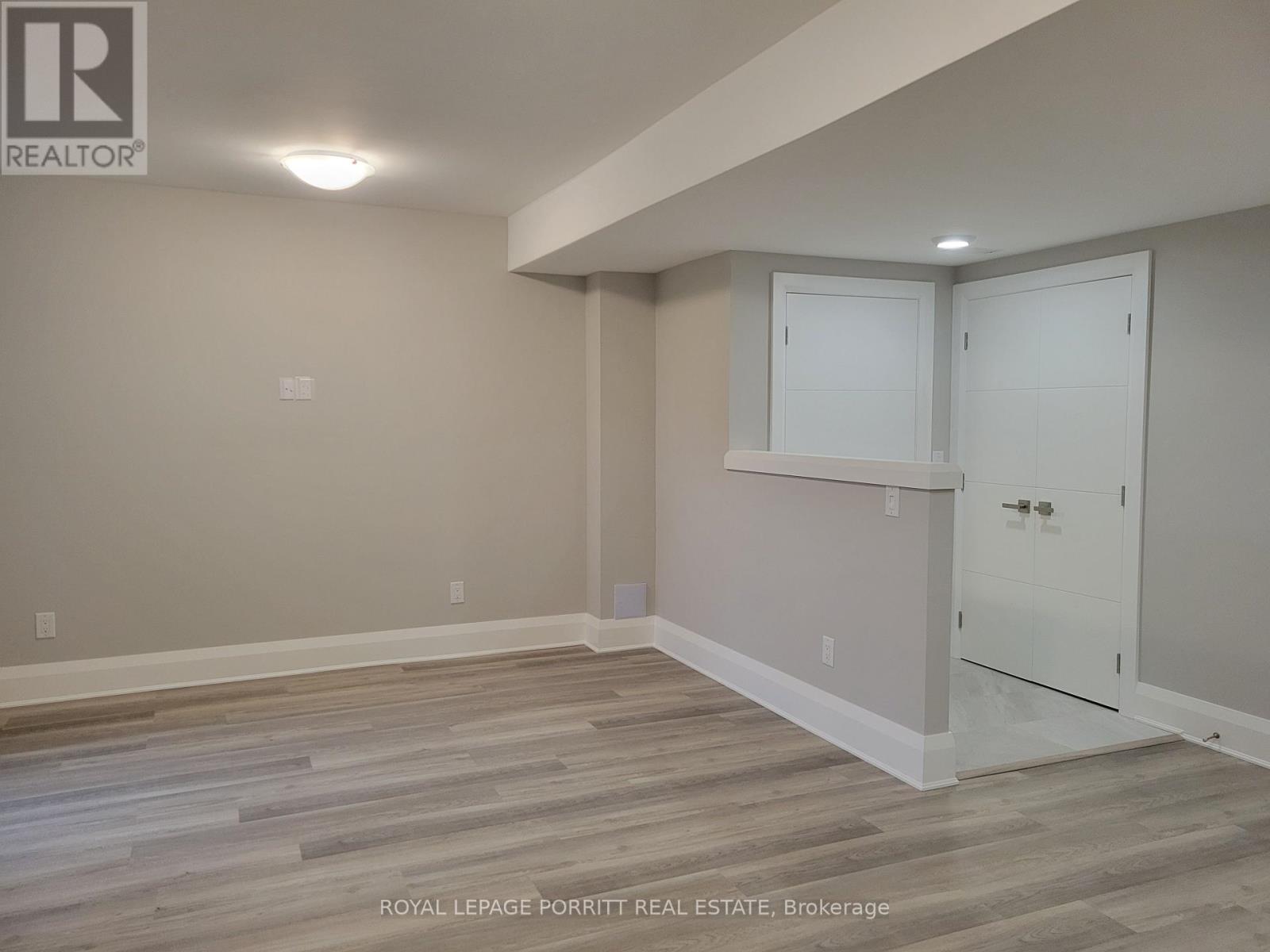 Lower - 15 Elton Crescent, Toronto, Ontario  M8W 2X9 - Photo 7 - W12380439