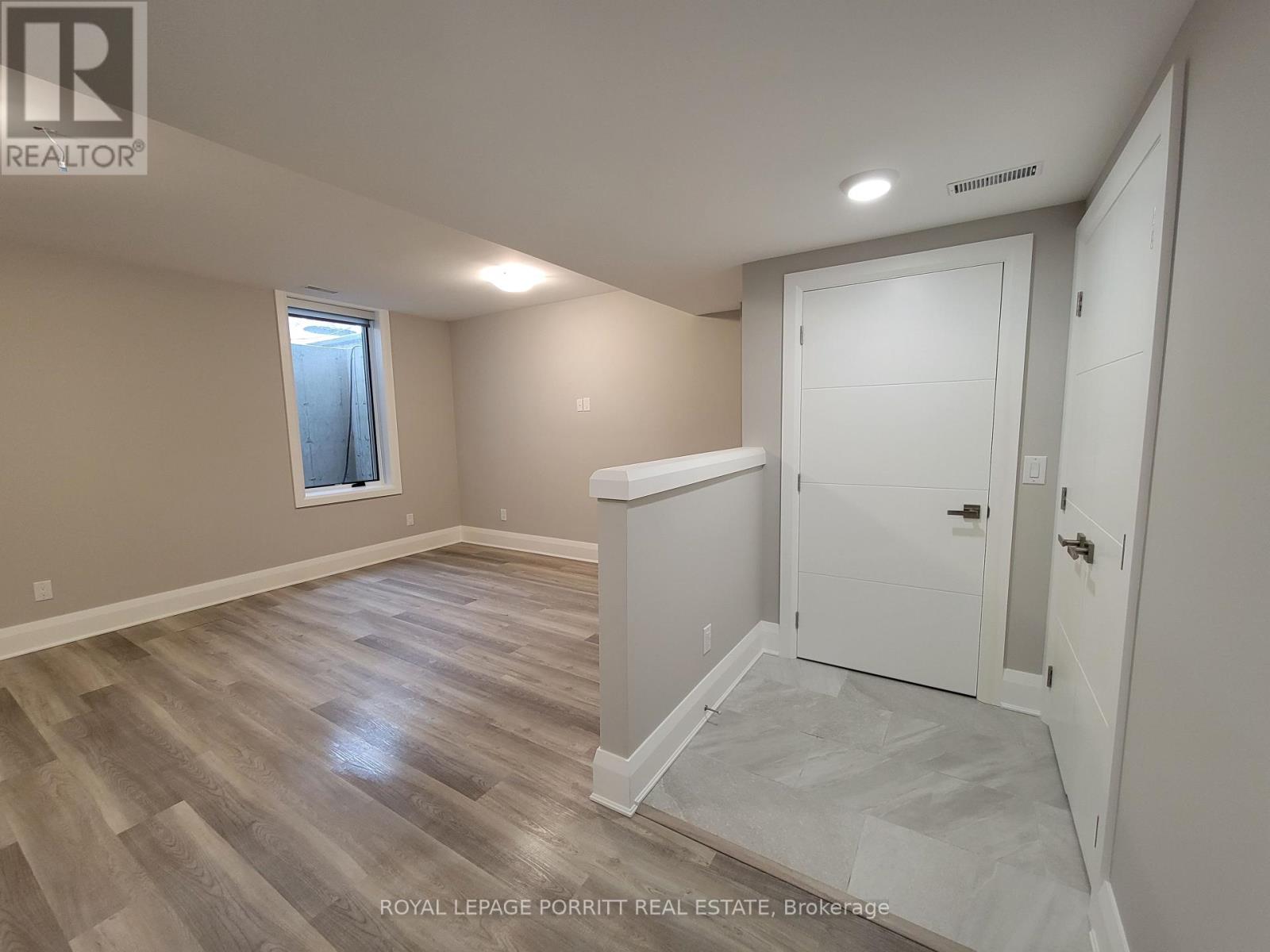 Lower - 15 Elton Crescent, Toronto, Ontario  M8W 2X9 - Photo 8 - W12380439