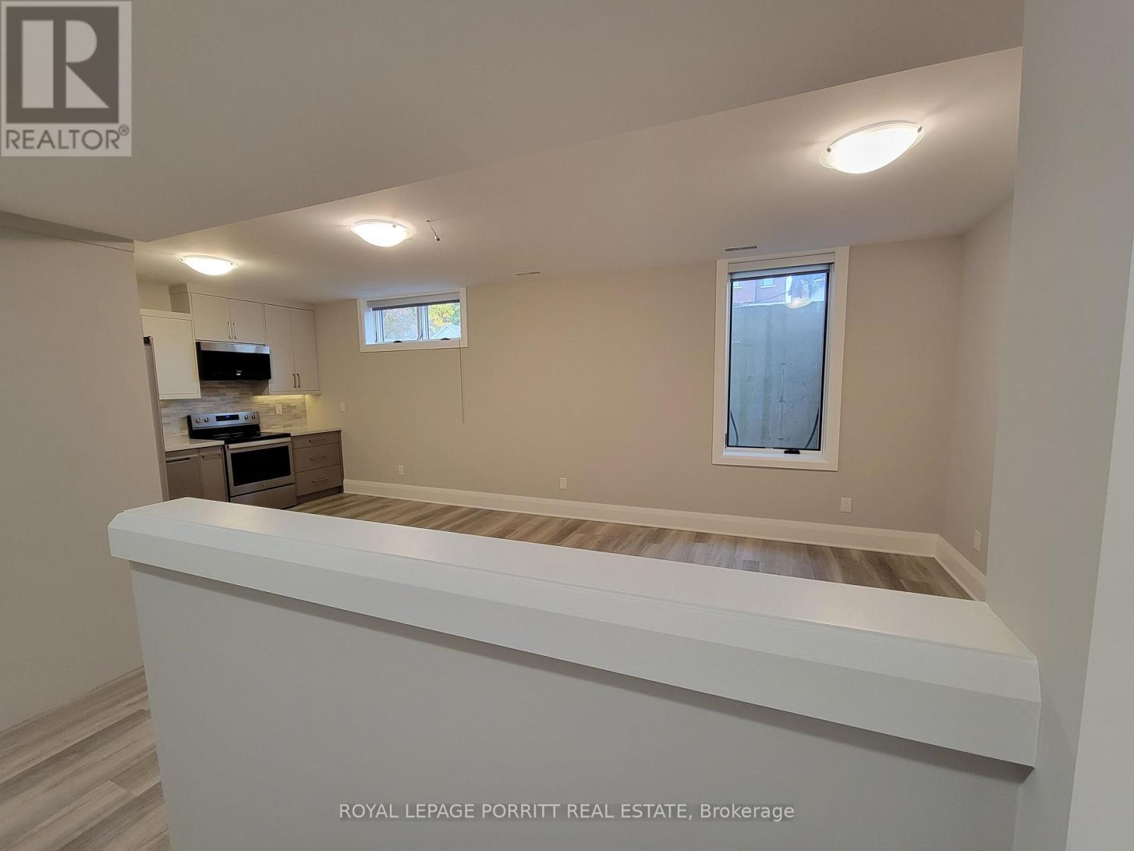 Lower - 15 Elton Crescent, Toronto, Ontario  M8W 2X9 - Photo 9 - W12380439