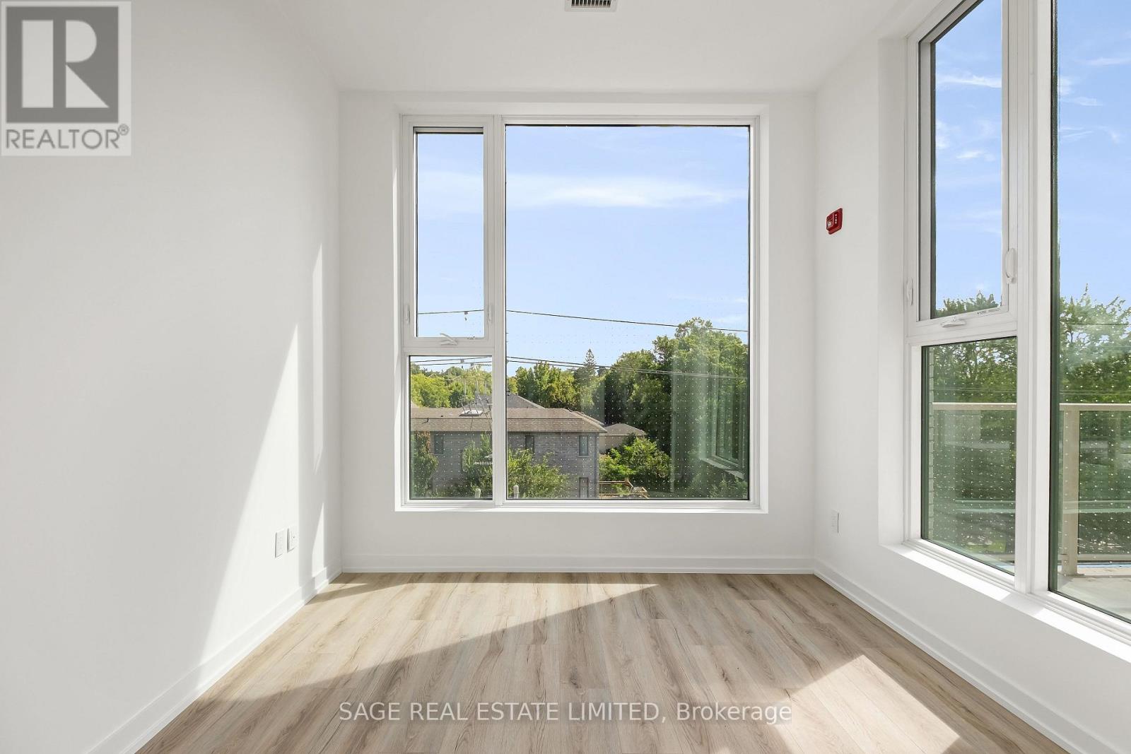 401 - 722 Marlee Avenue, Toronto, Ontario  M6B 3J7 - Photo 7 - W12380450